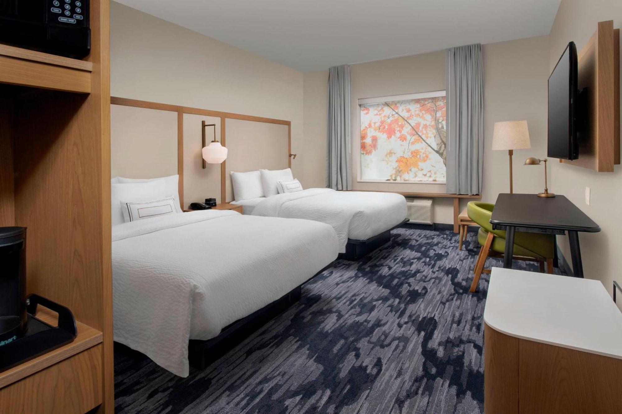 Queen Room with Two Queen Beds and Bathtub - Mobility Access/Hearing Accessible