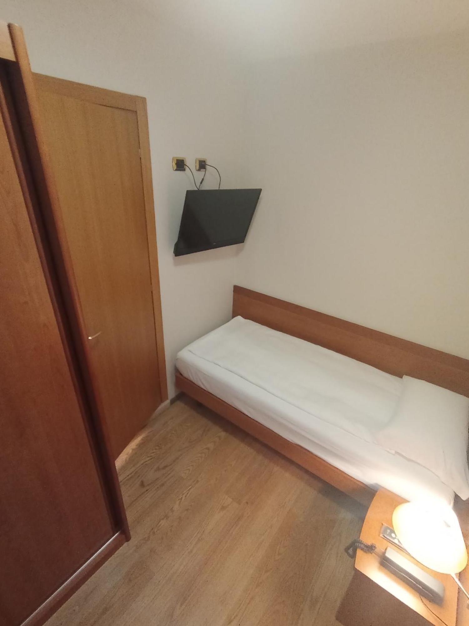 Economy Single Room
