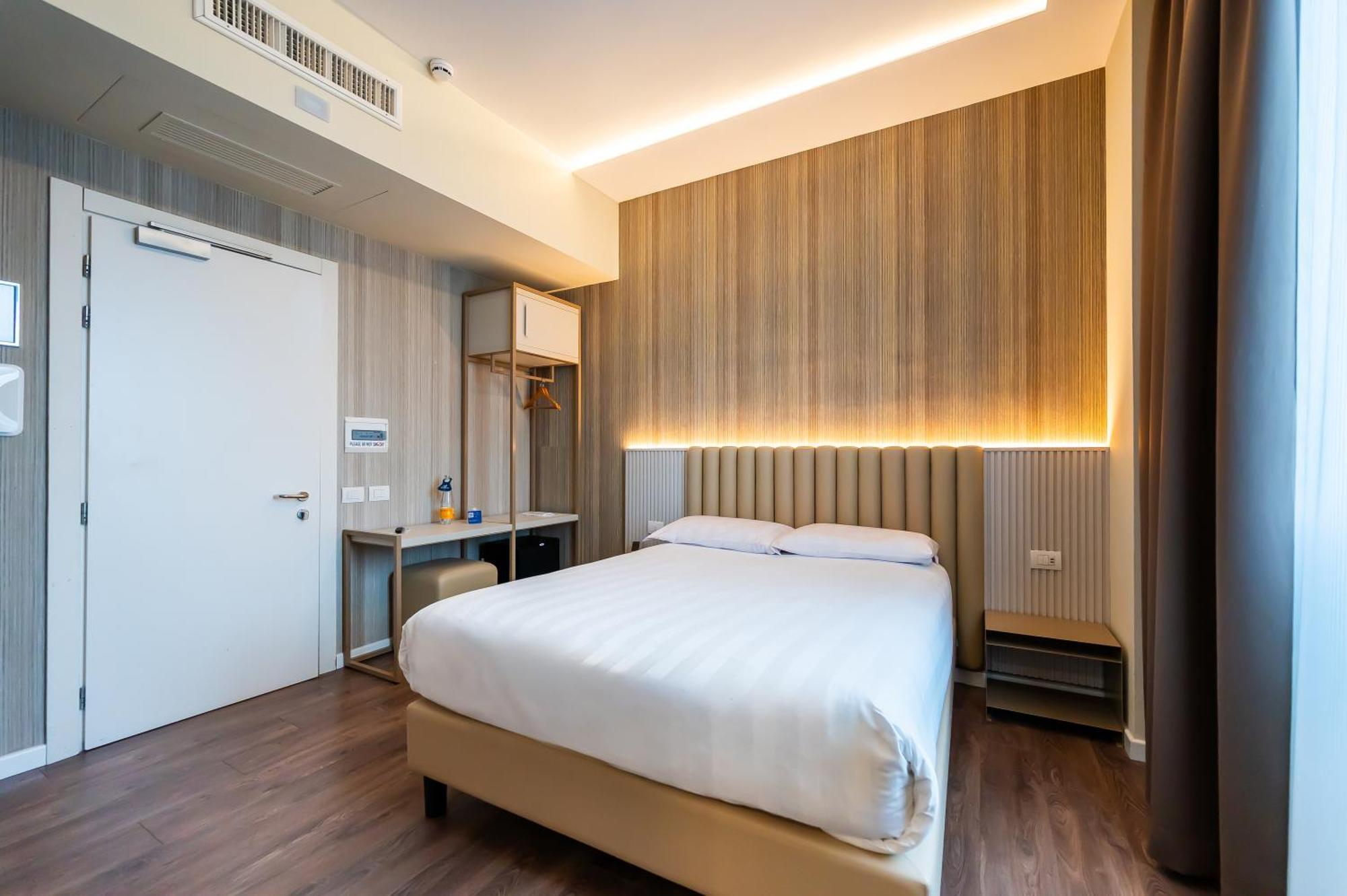 Superior Double Room for Single Use