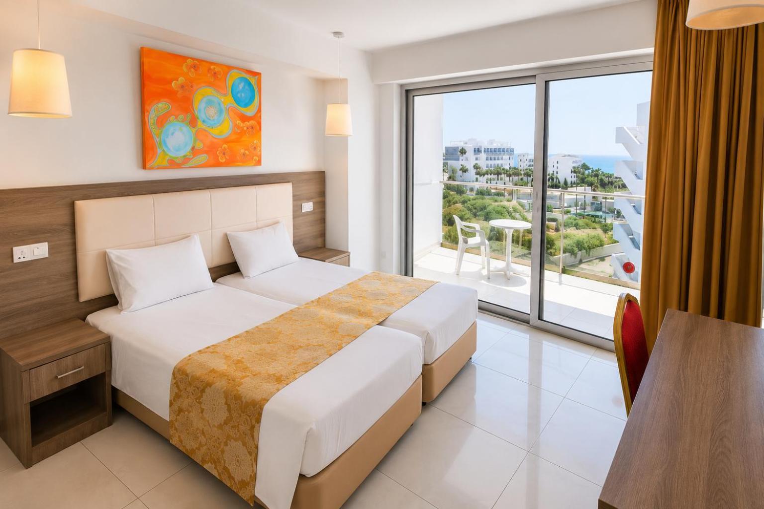 Double or Twin Room Sea View