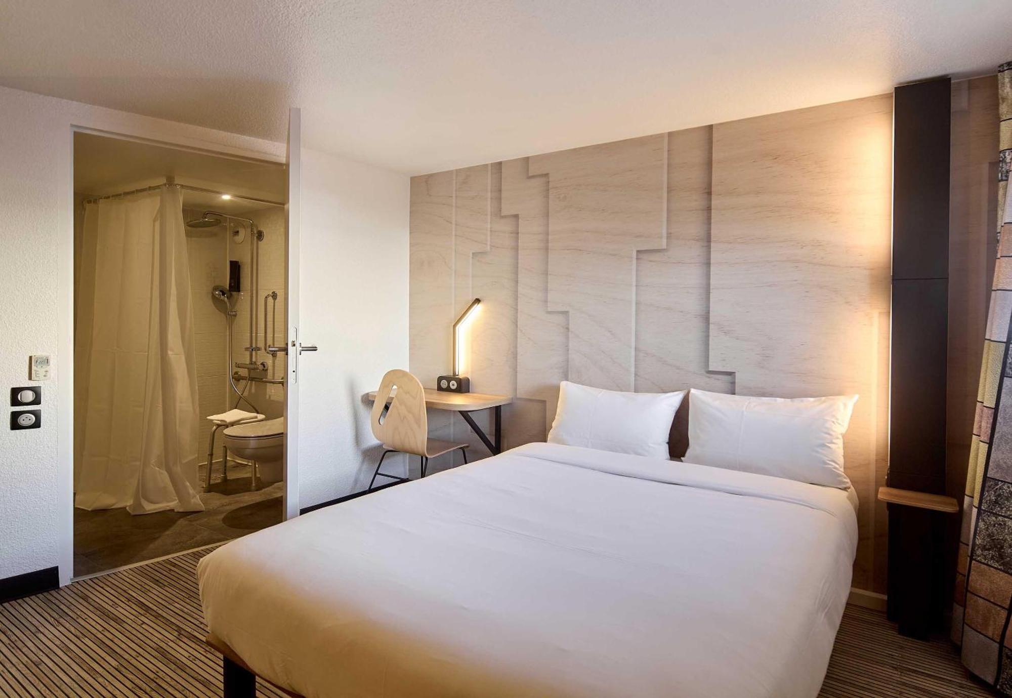 Chambre Double - Accessible aux Personnes à Mobilité Réduite