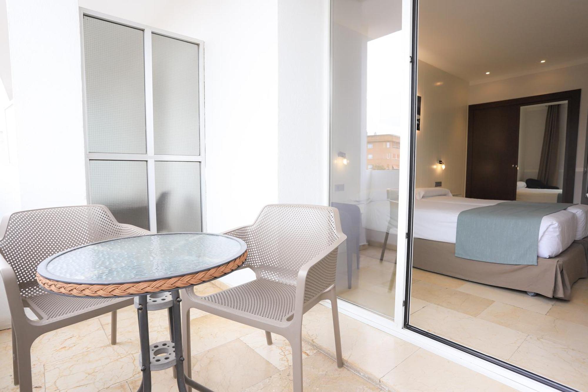 Double or Twin Room Balcony