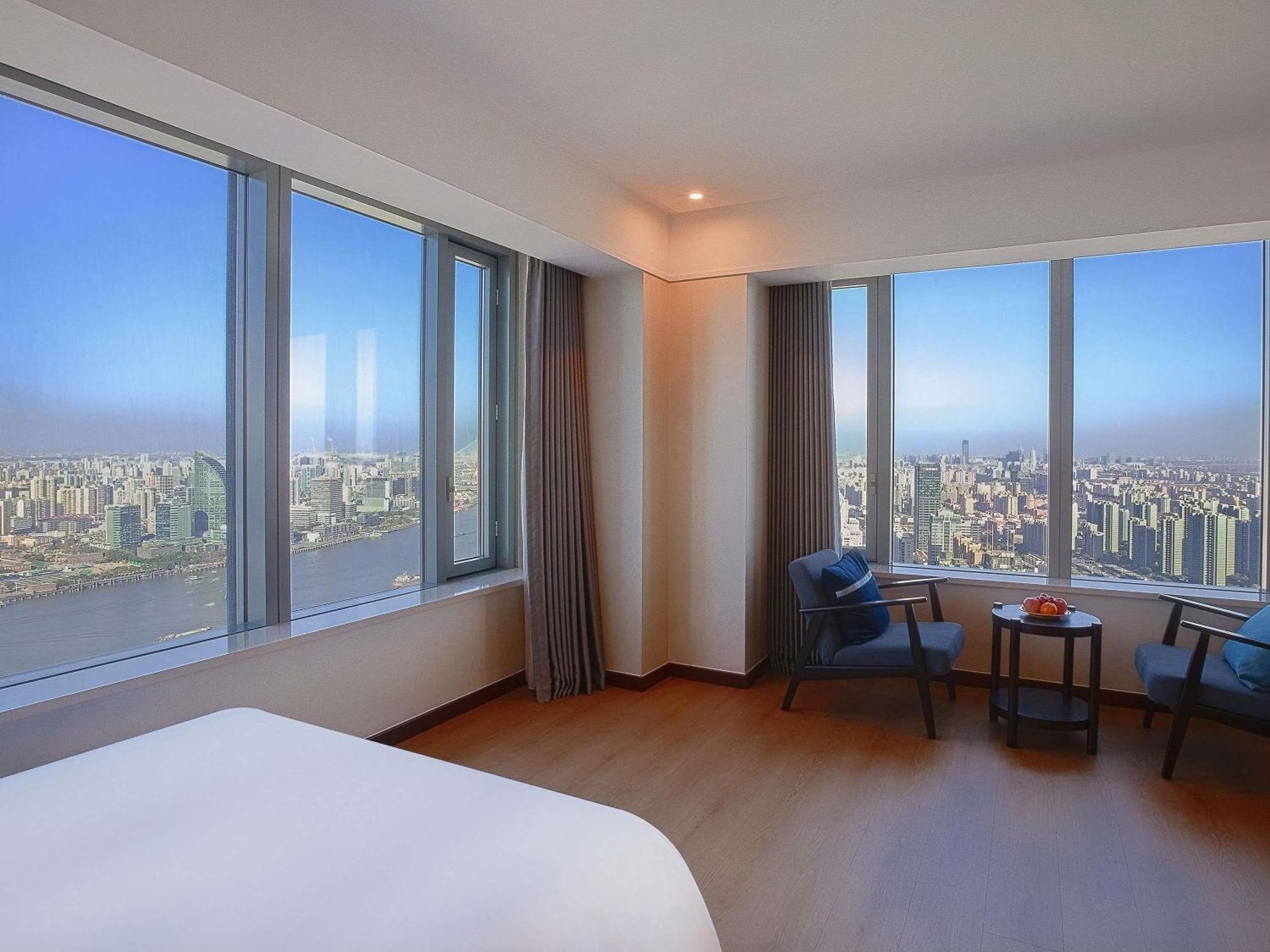 Superior Twin Room HuangPu River View High Floor