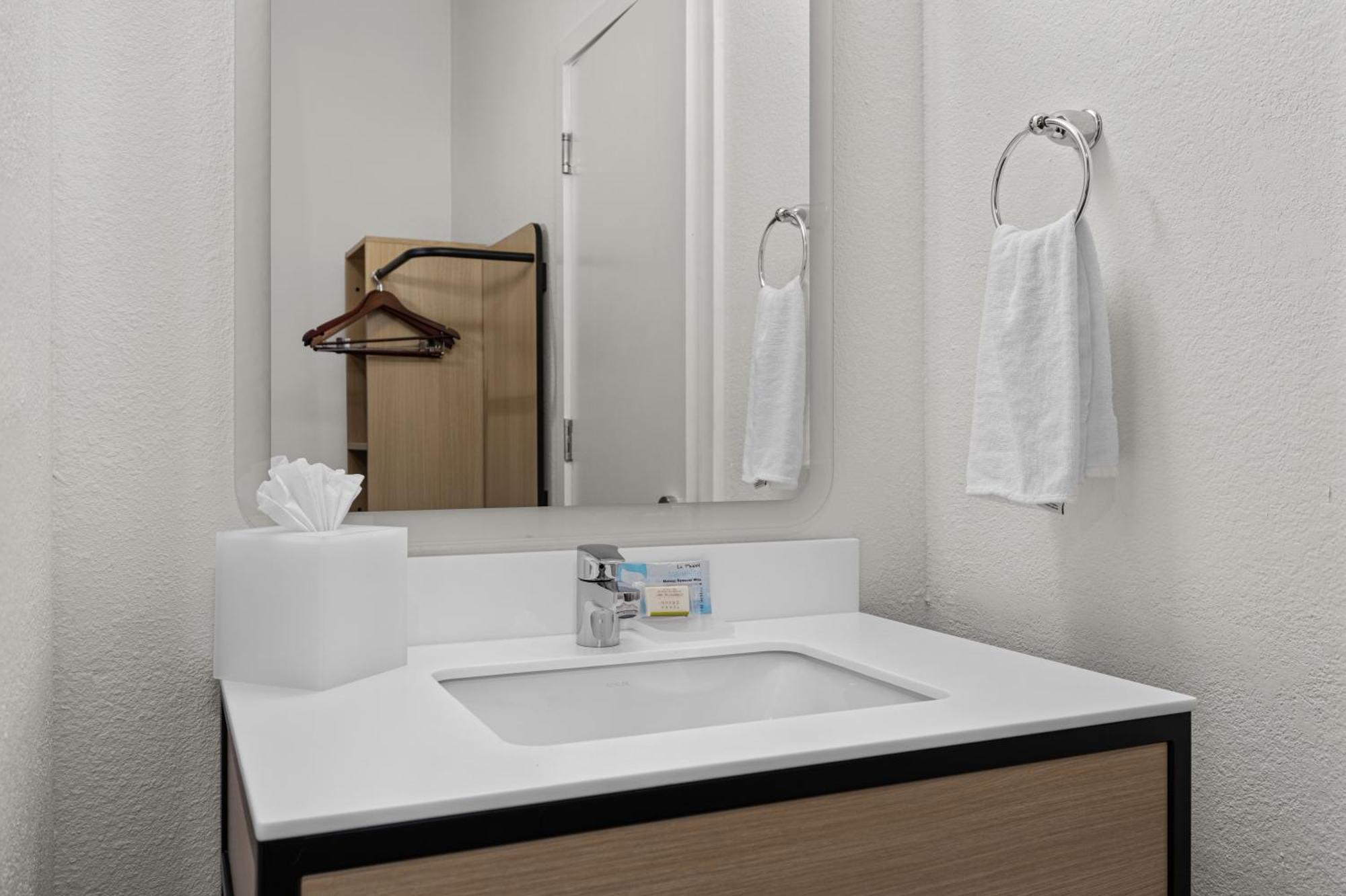 Standard Queen Room with Roll-In Shower - Mobility and Hearing Accessible