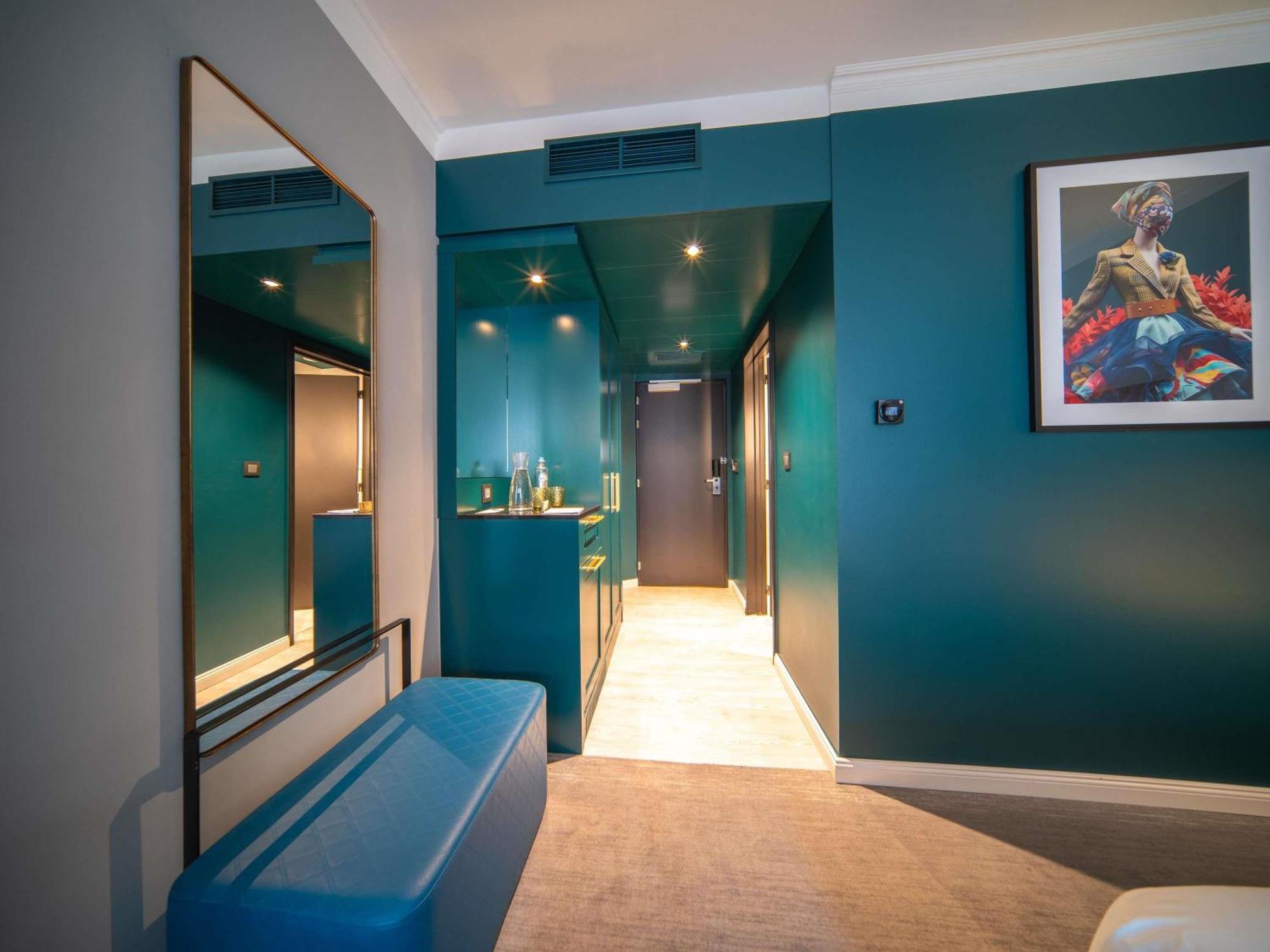 Superior Twin Room City Side