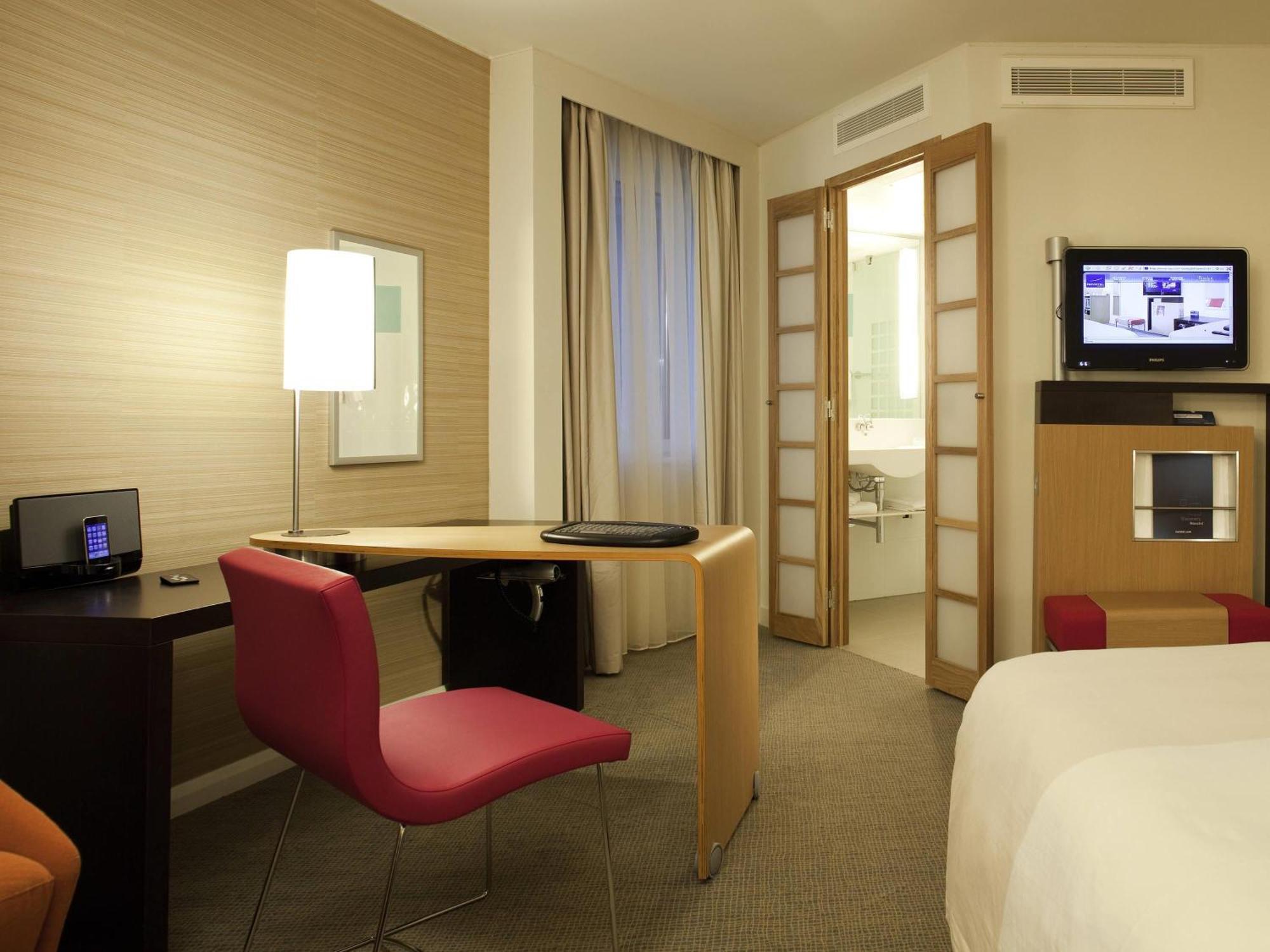 Executive Room 1 King Bed
