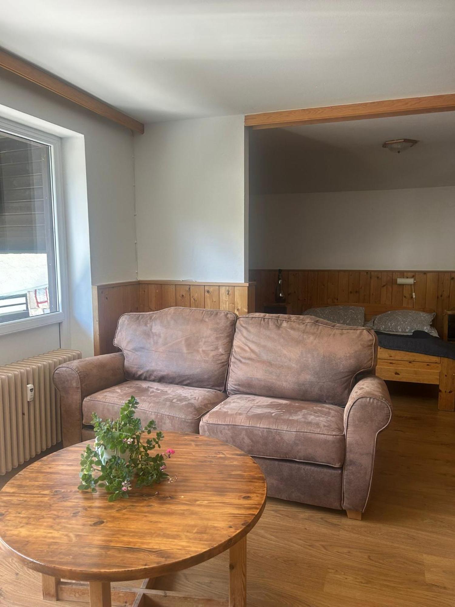 One-Bedroom Apartment Balcony,1773720373:JPEG