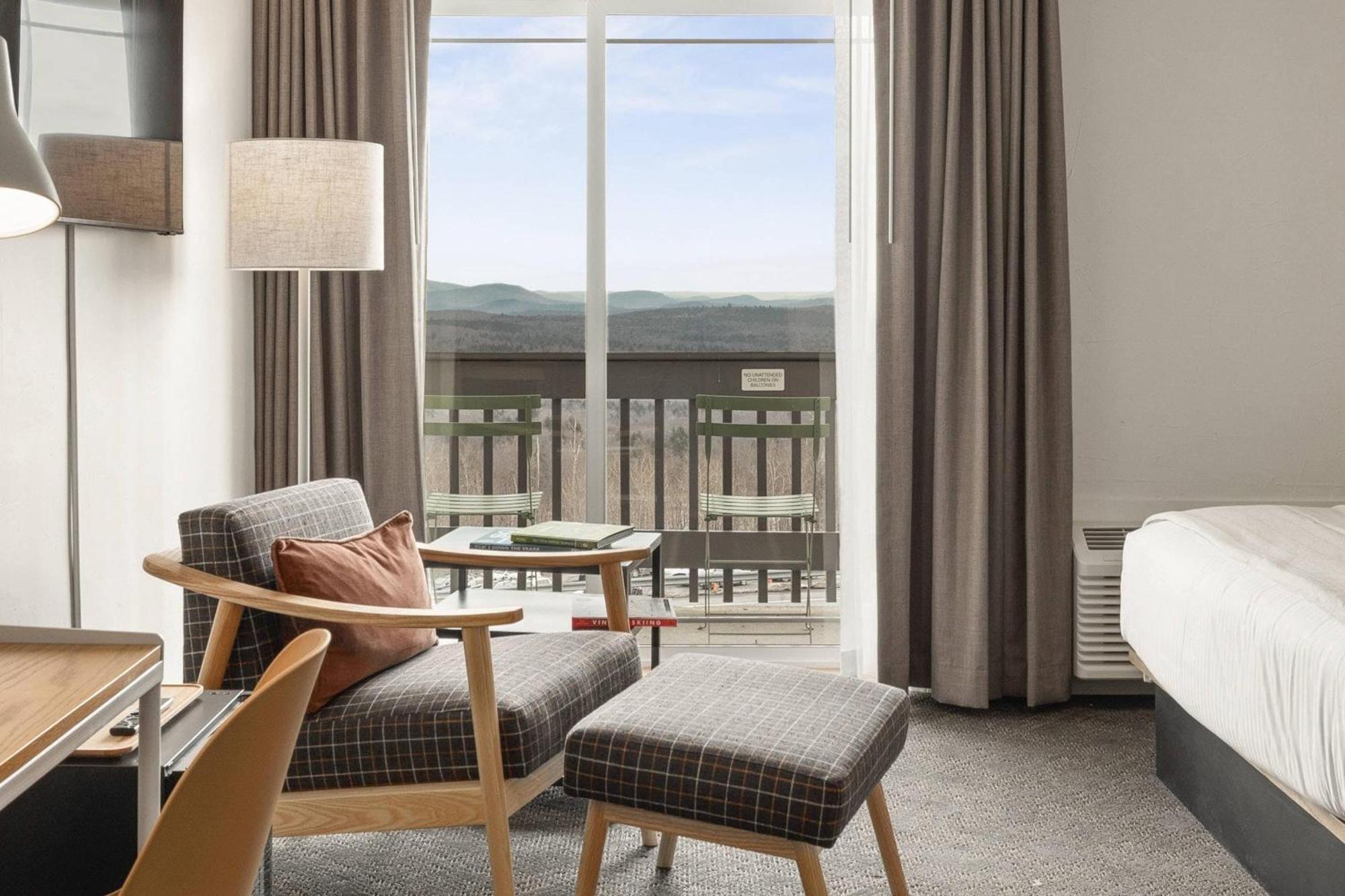 King Room with Mountain View - Non-smoking