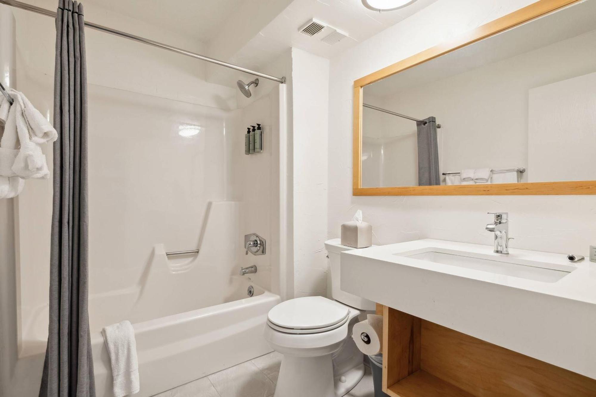 Quadruple Room with Balcony - Non Smoking