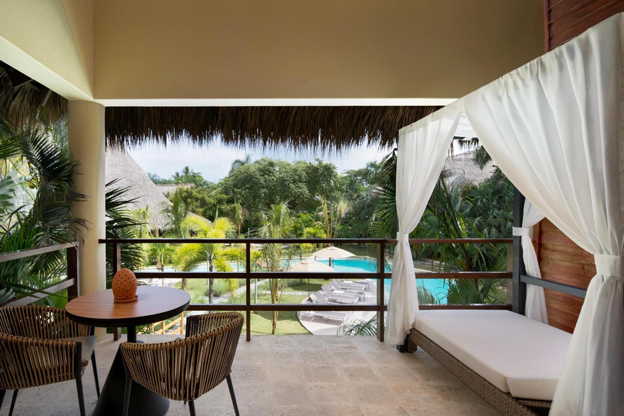 Romantic Junior Suite Pool View King