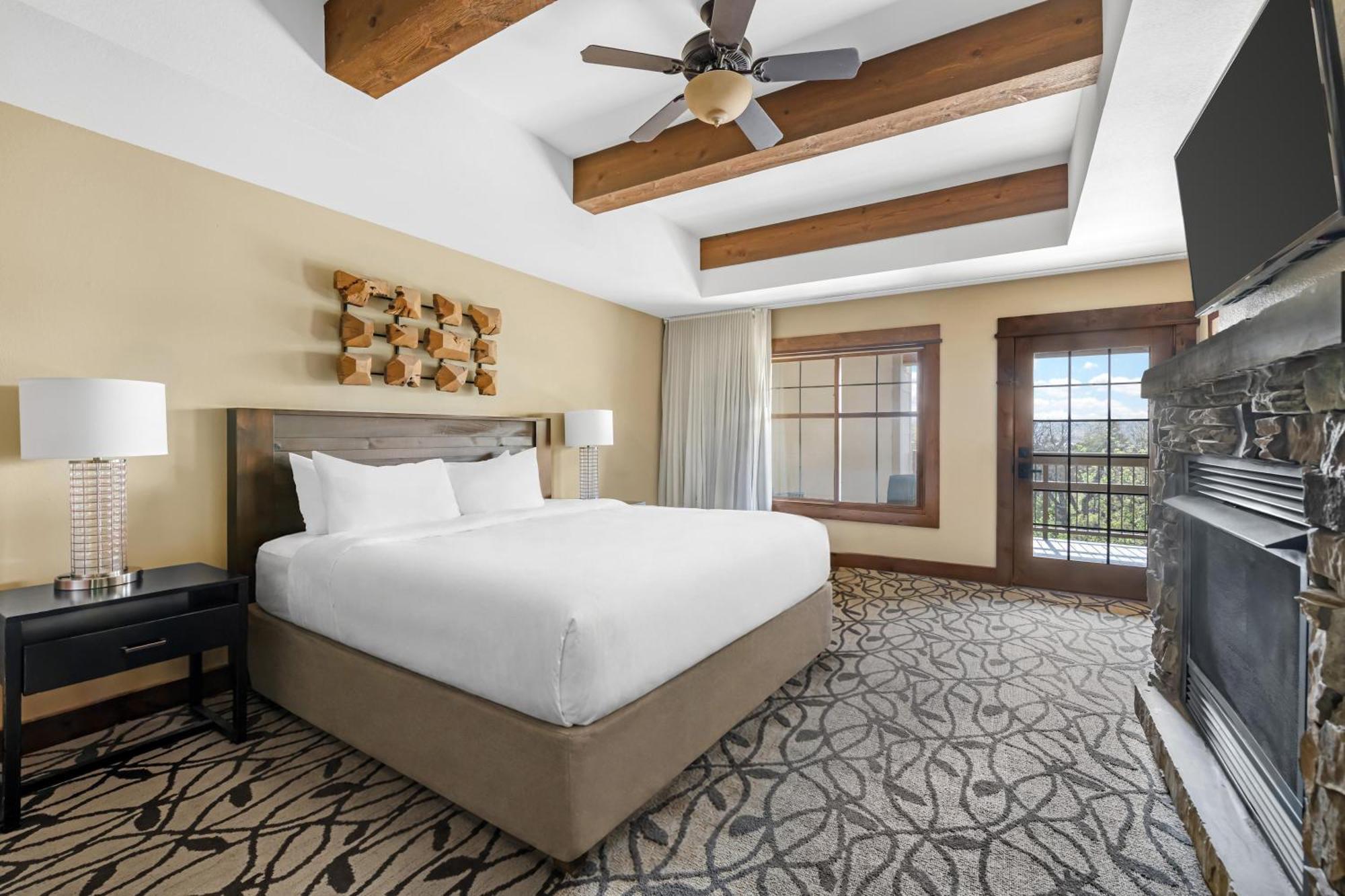 Three-Bedroom Suite with One King Bed, Two Queen Beds and Sofa Bed