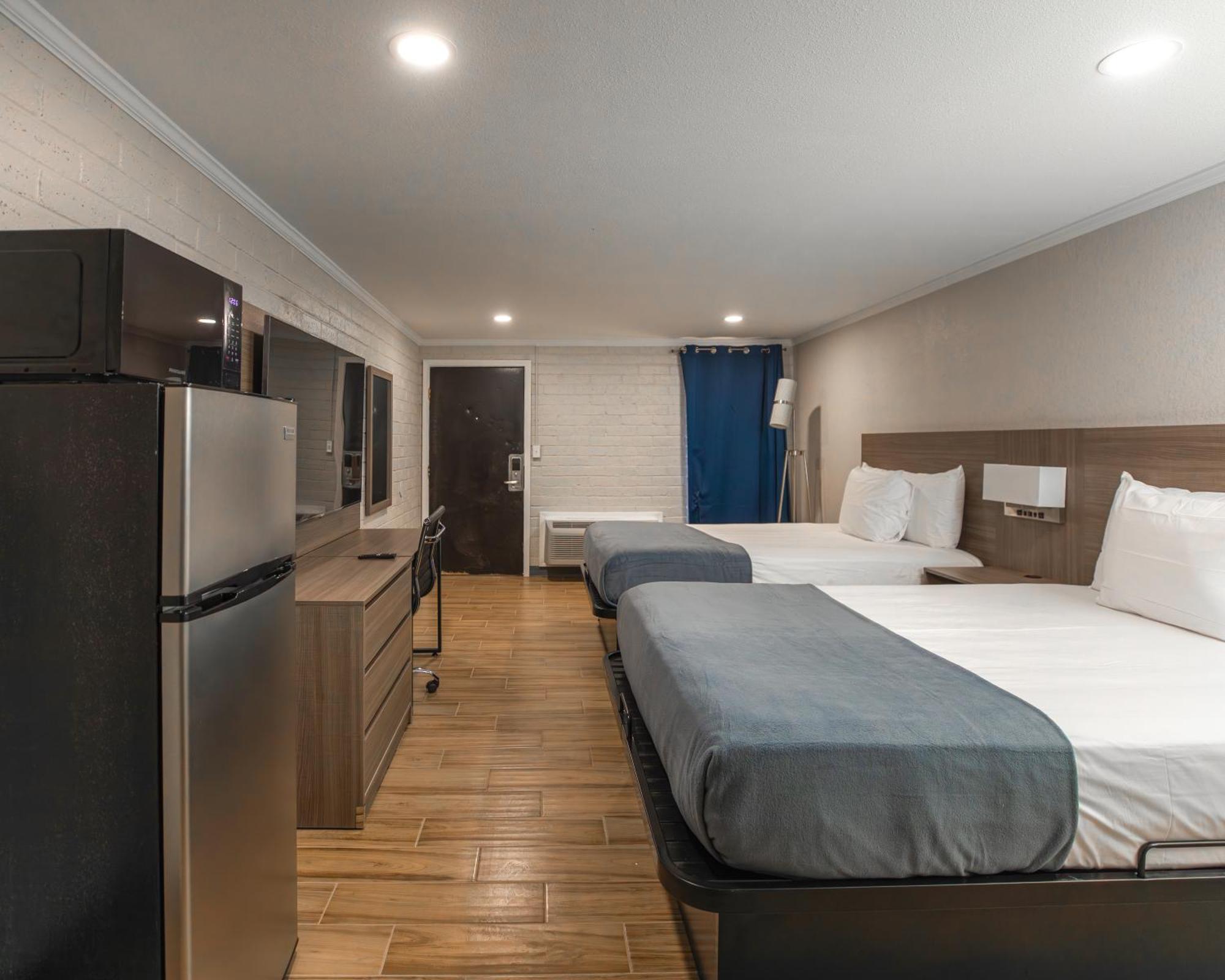 Deluxe Queen Room Two Queen Beds Non-Smoking