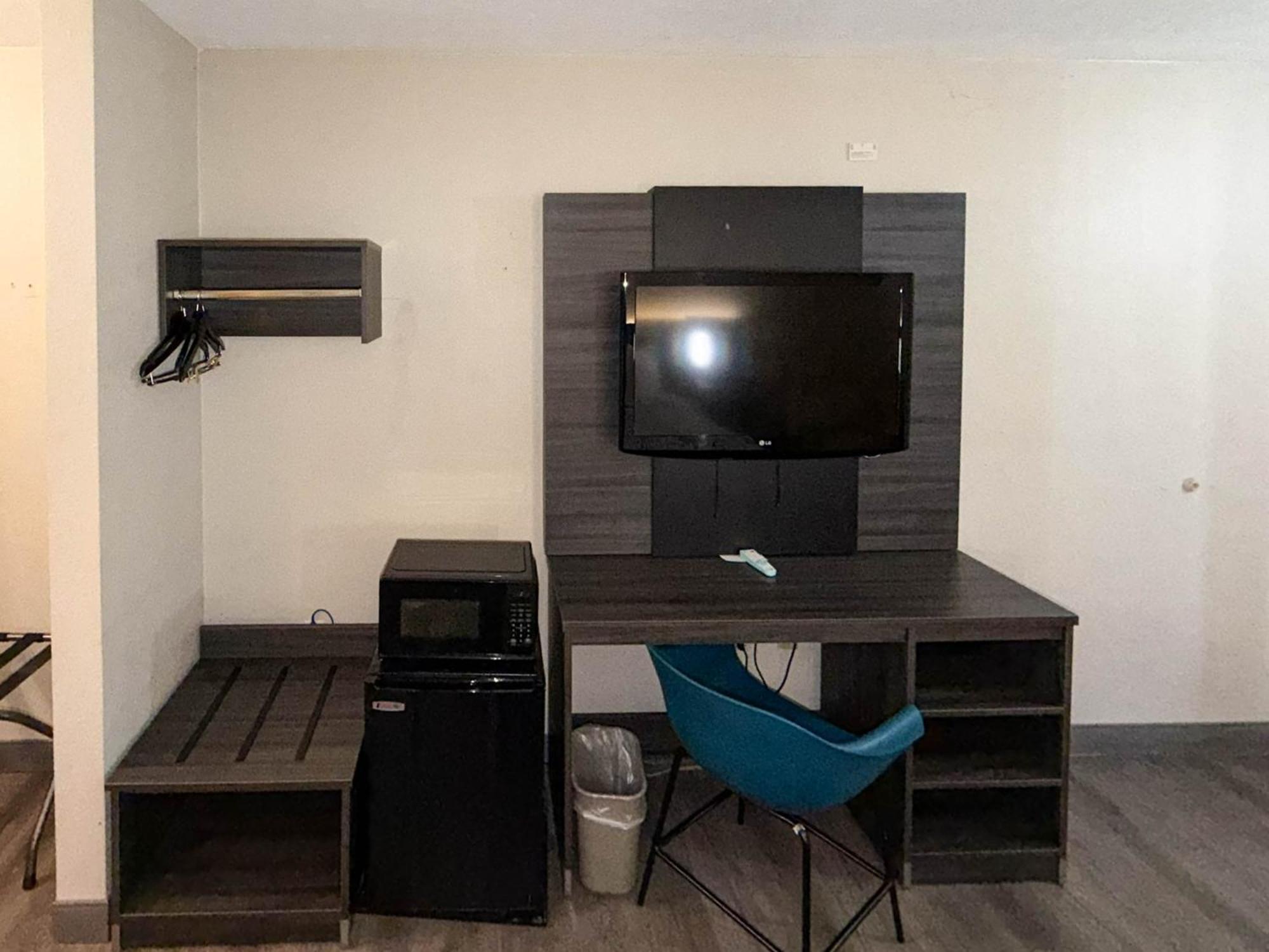 King Room - Non-Smoking
