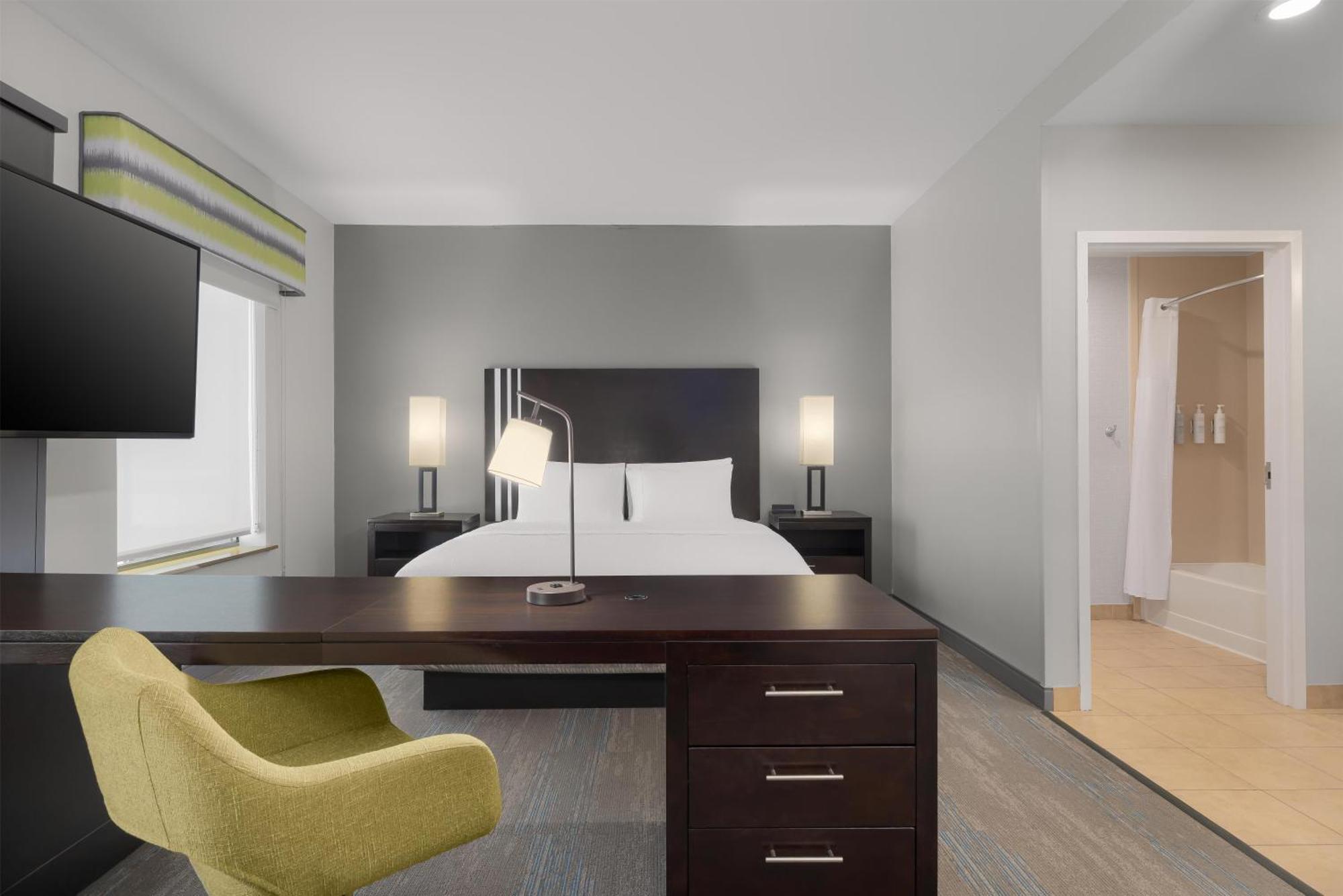 King Studio Suite with Sofa Bed - Non-Smoking