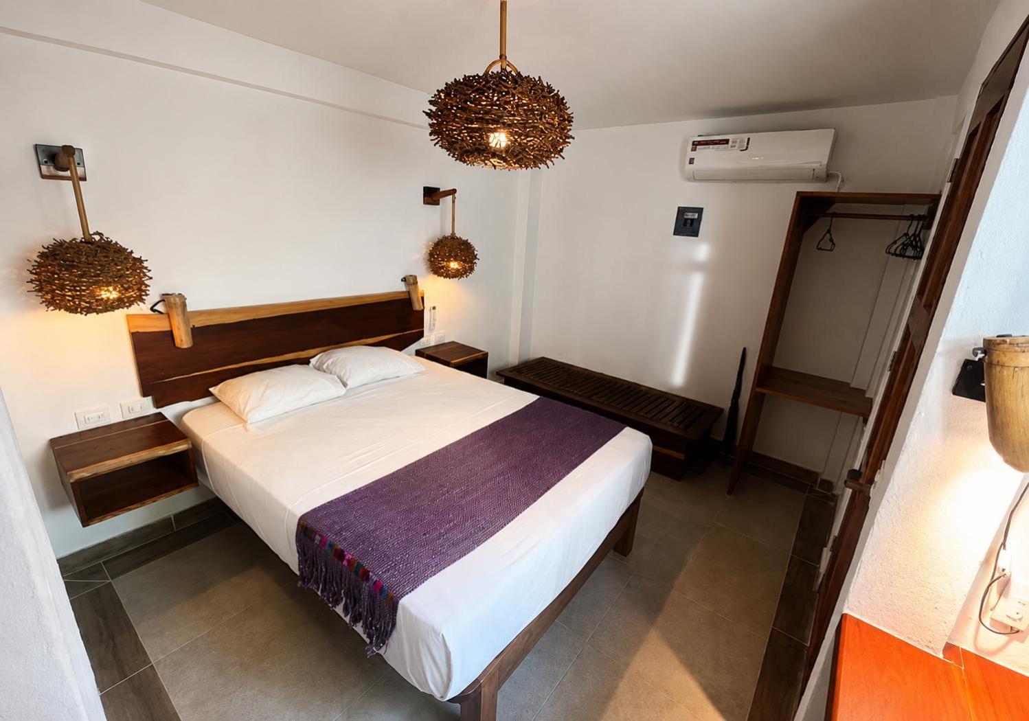 Standard Queen Room