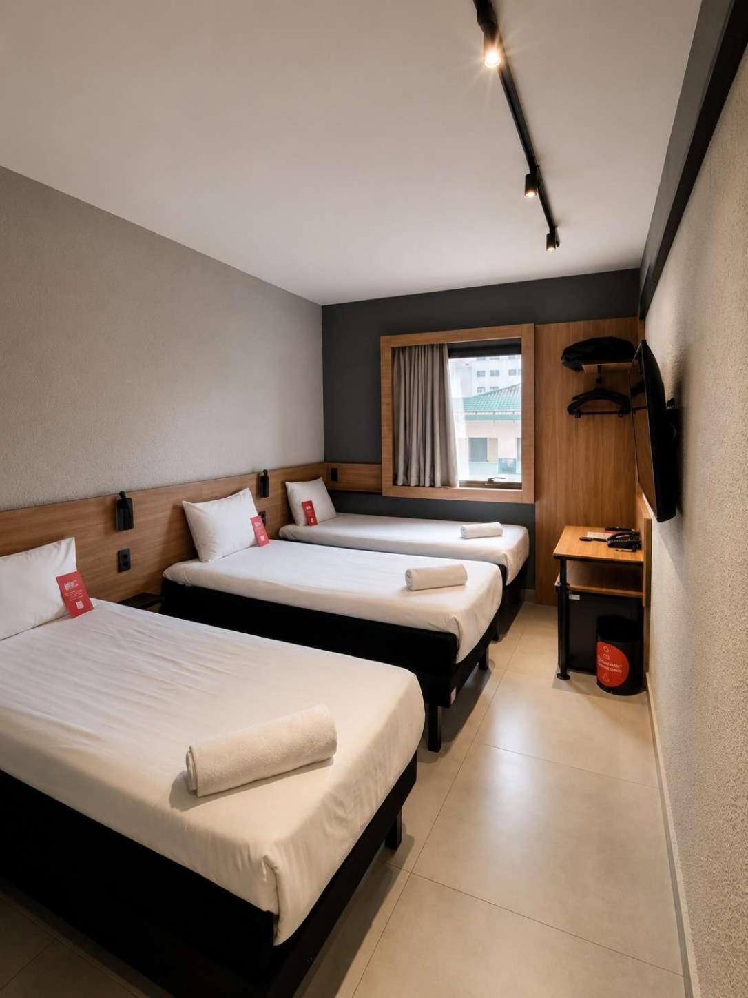 Triple Room with City View