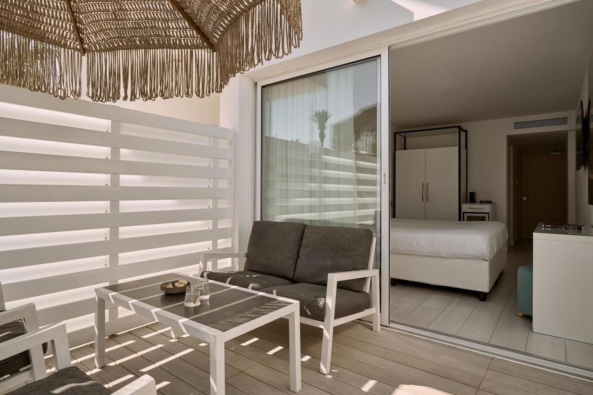 Deluxe Suite Private Pool