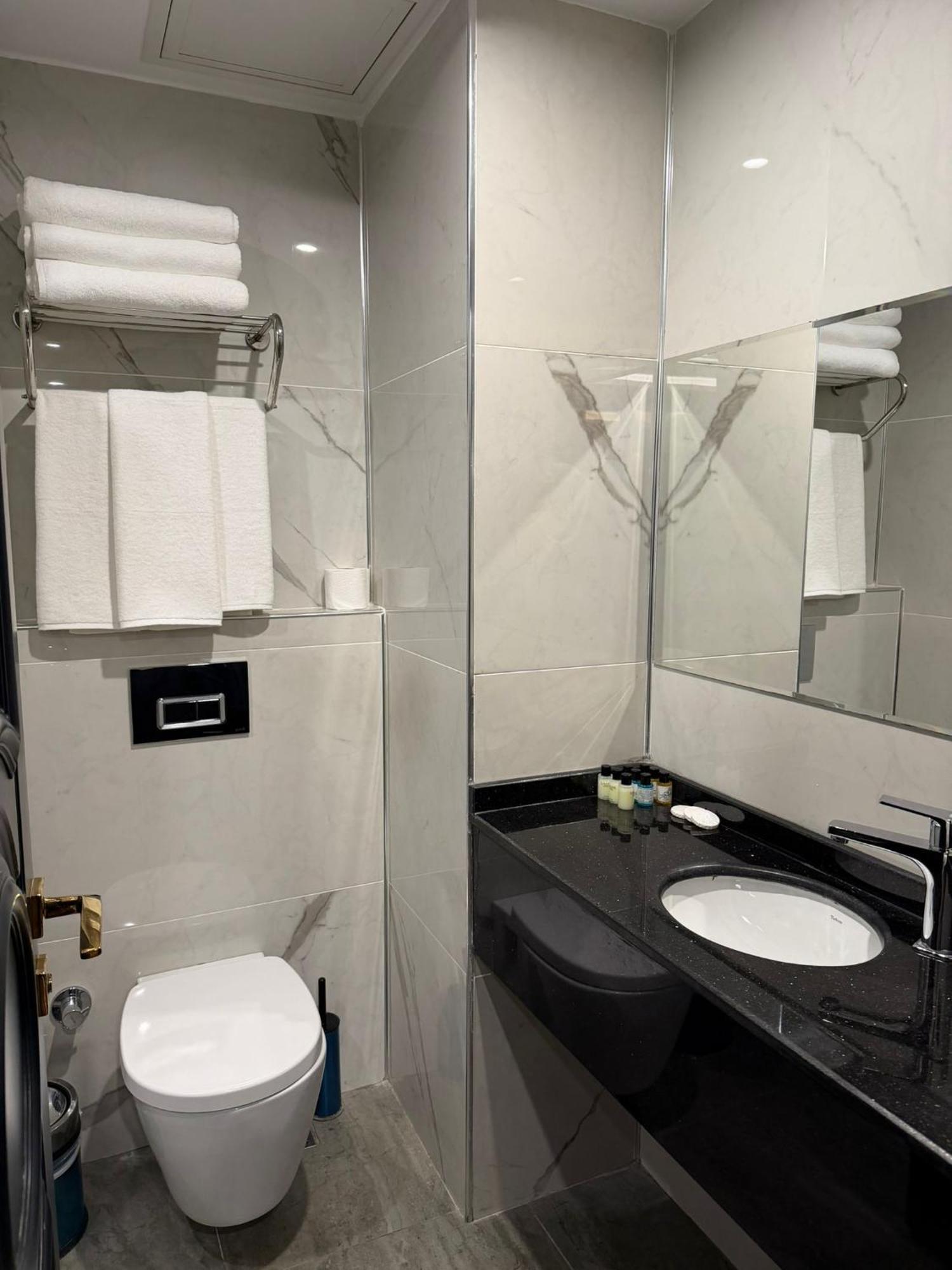 Standard Double or Twin Room,1772191135:JPEG