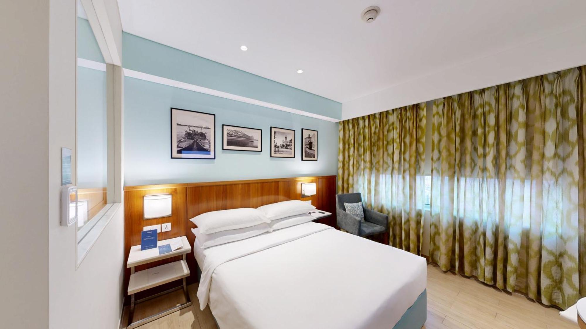 Superior Queen Room INR 1000 Hotel Credit per