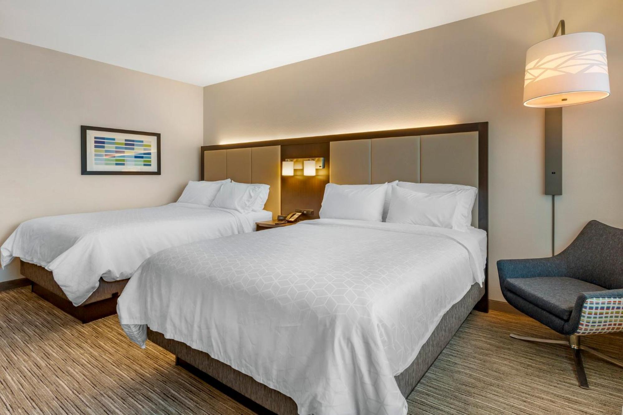 Standard Queen Room Two Queen Beds