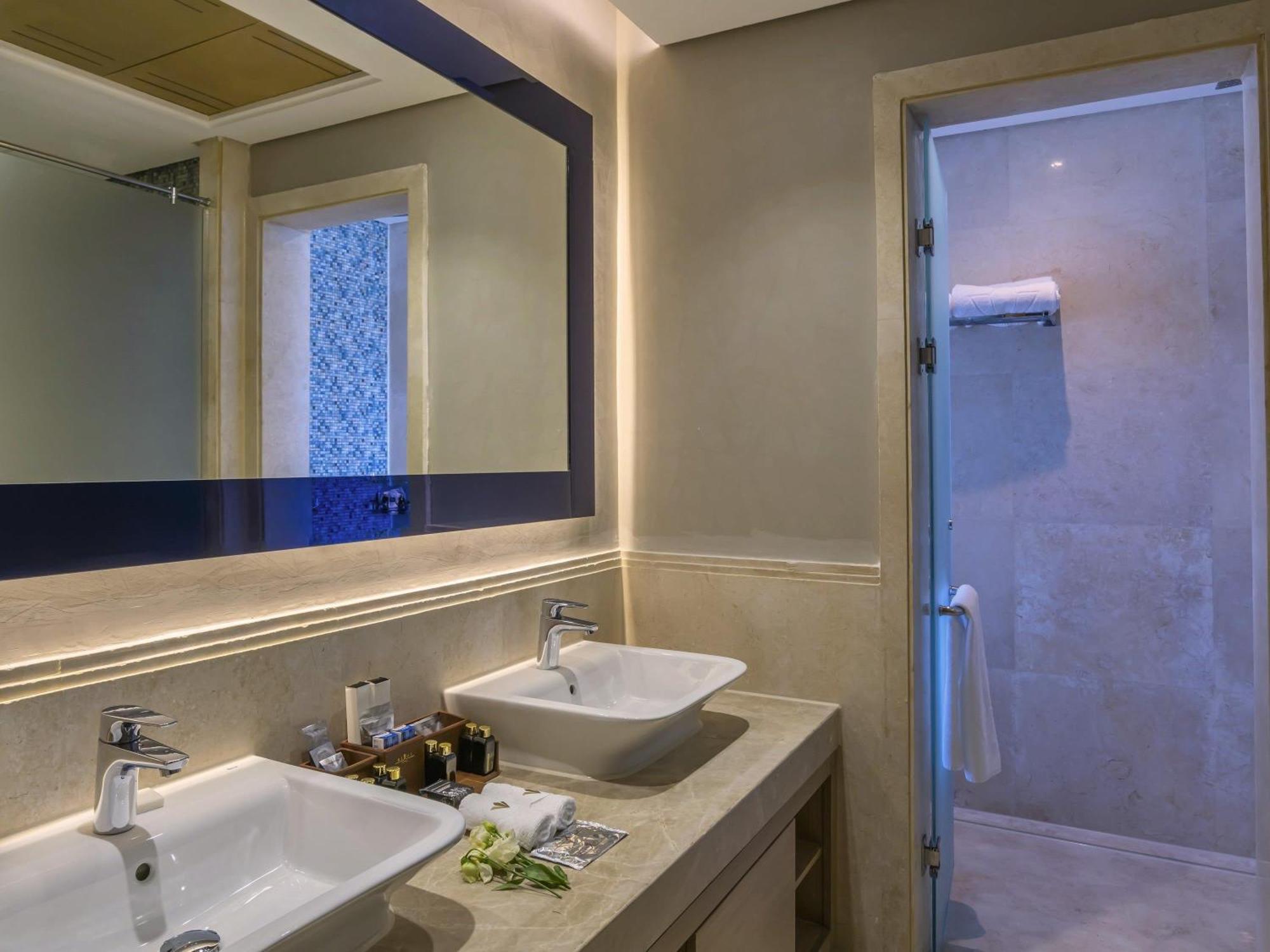 Lagoon Deluxe Twin Suite Sea View