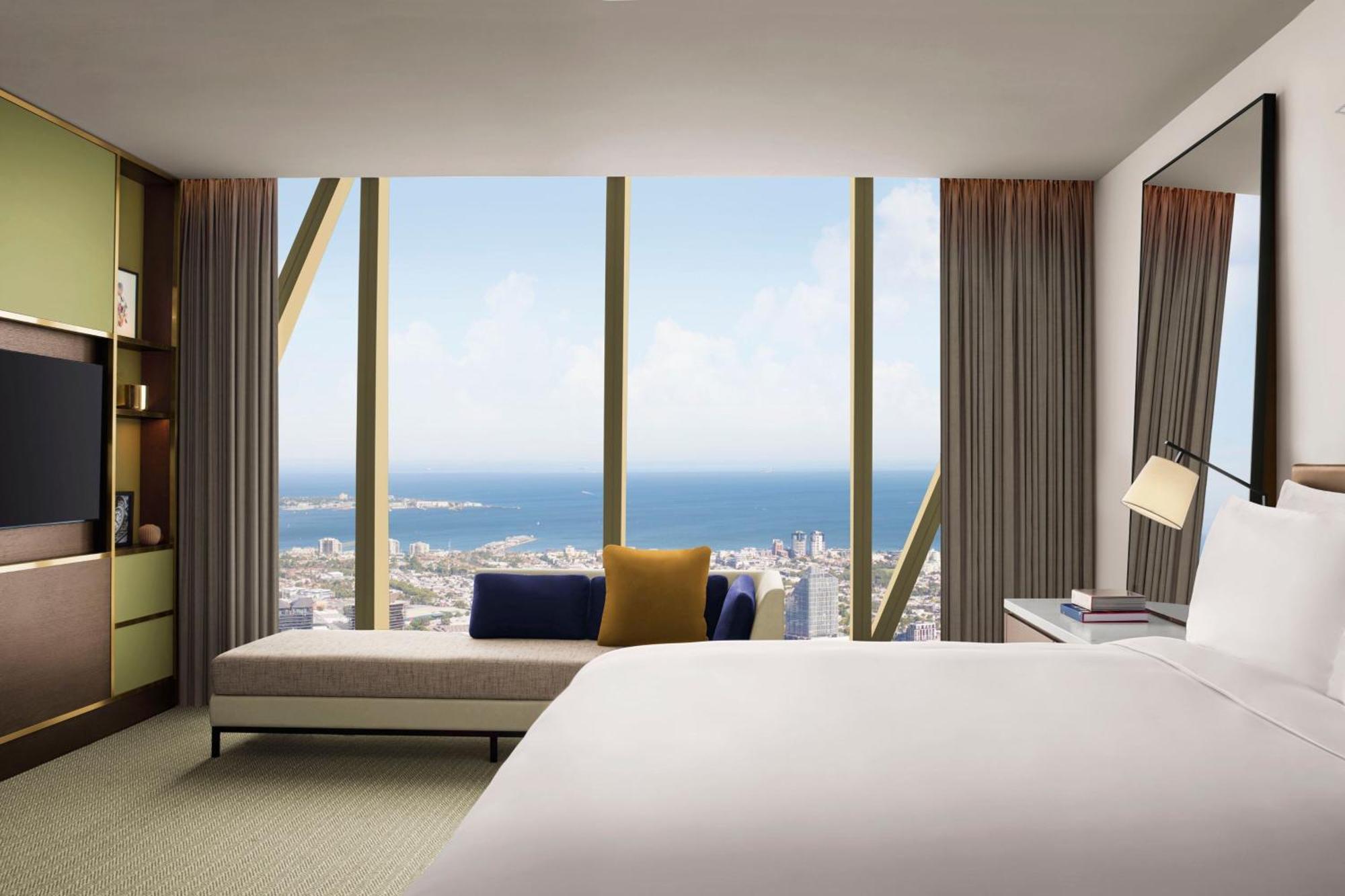 Panoramic Bay View 1 King Bed