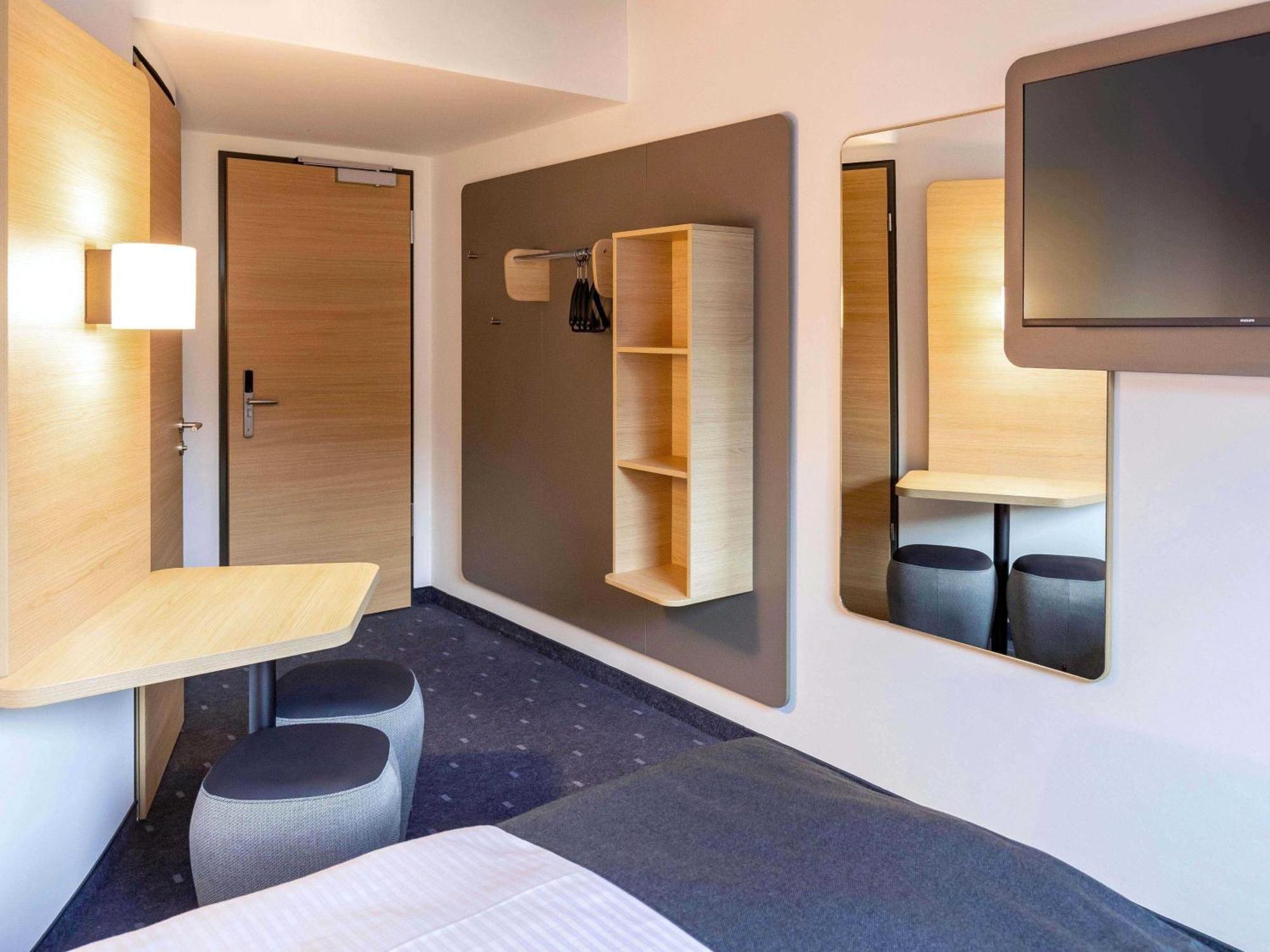 Twin Room,1772876600:JPEG