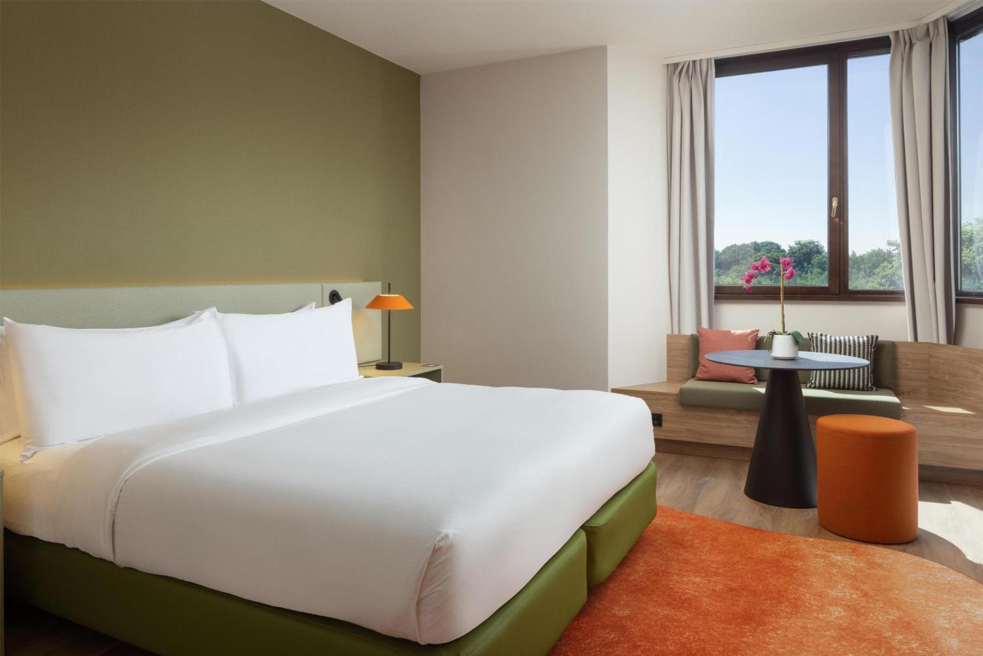 Superior King Room