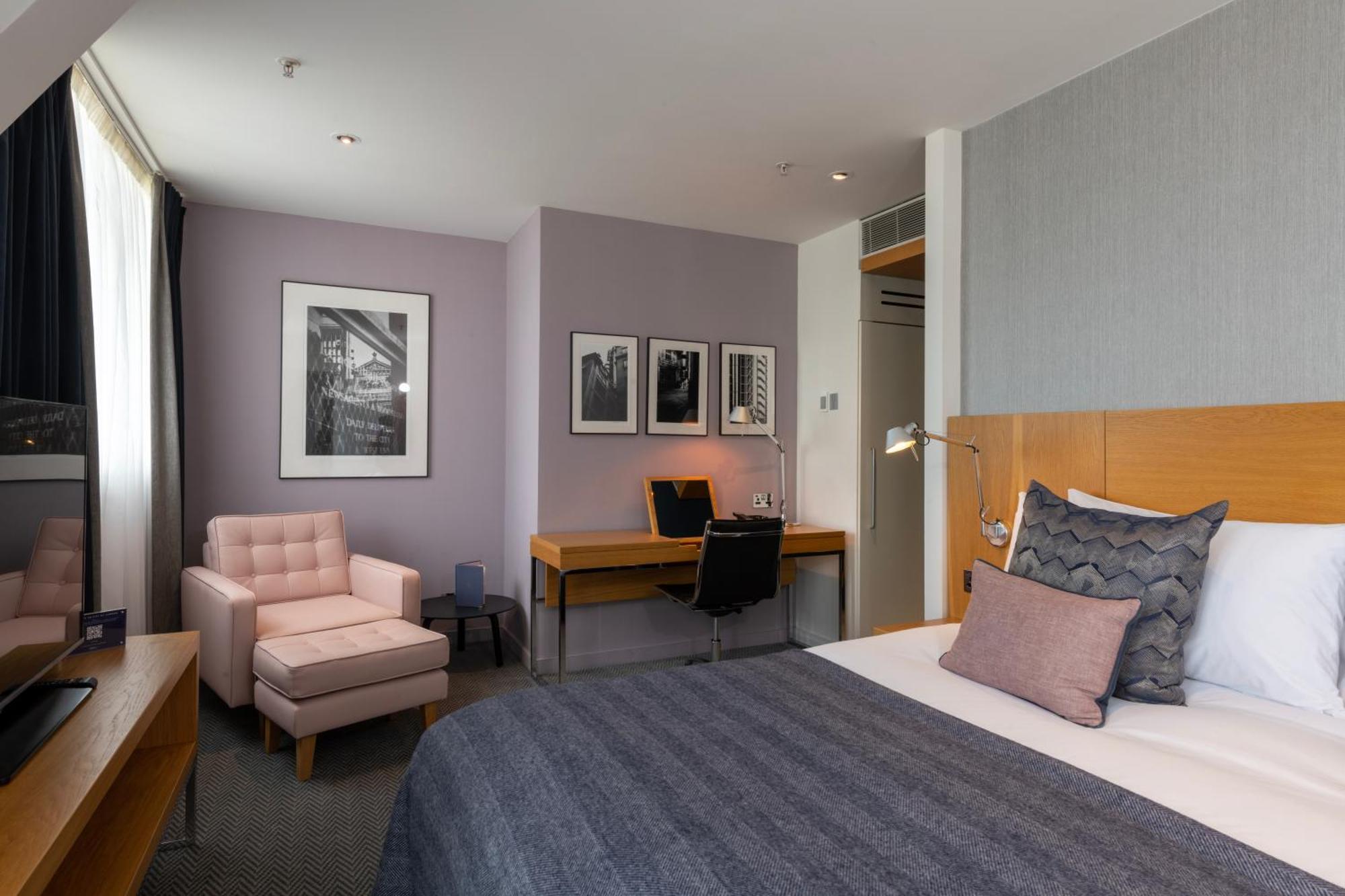 Deluxe King Room