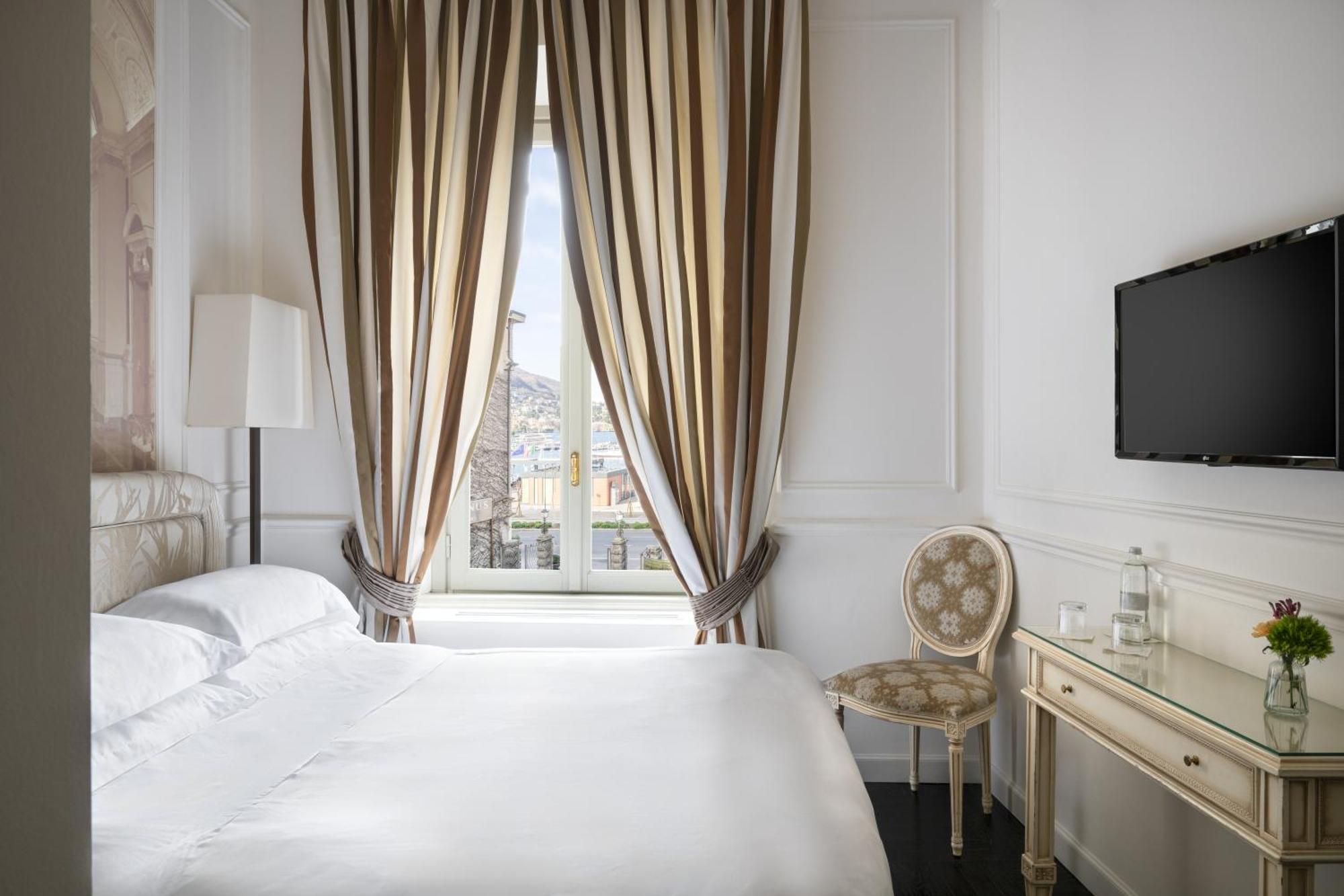 Chambre Lit King-Size - Vue sur Lac