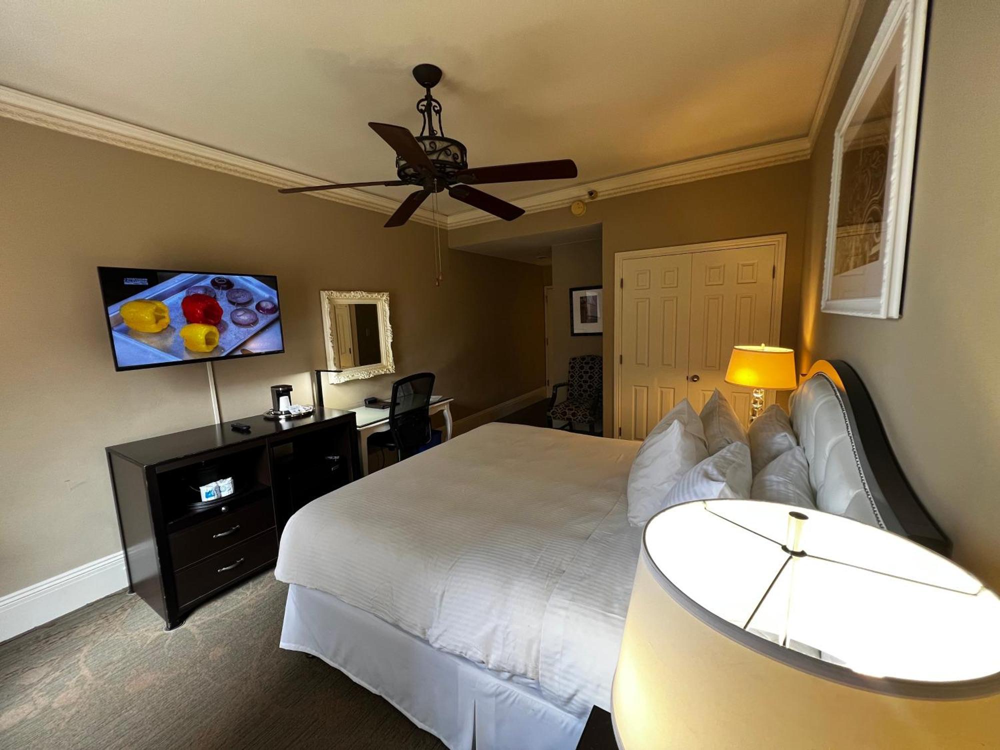 Deluxe King Room
