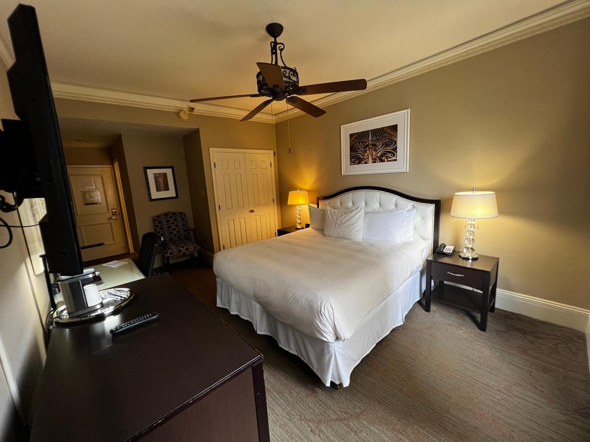 Deluxe King Room