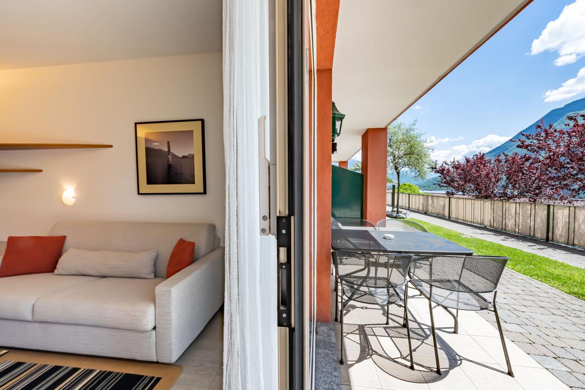 Family One-Bedroom Suite Lake View