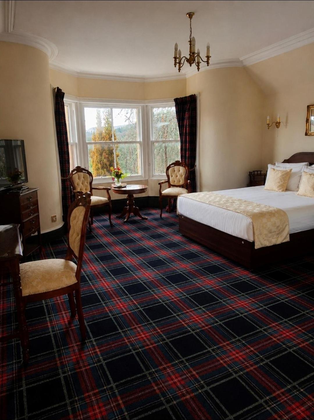 Deluxe King Suite