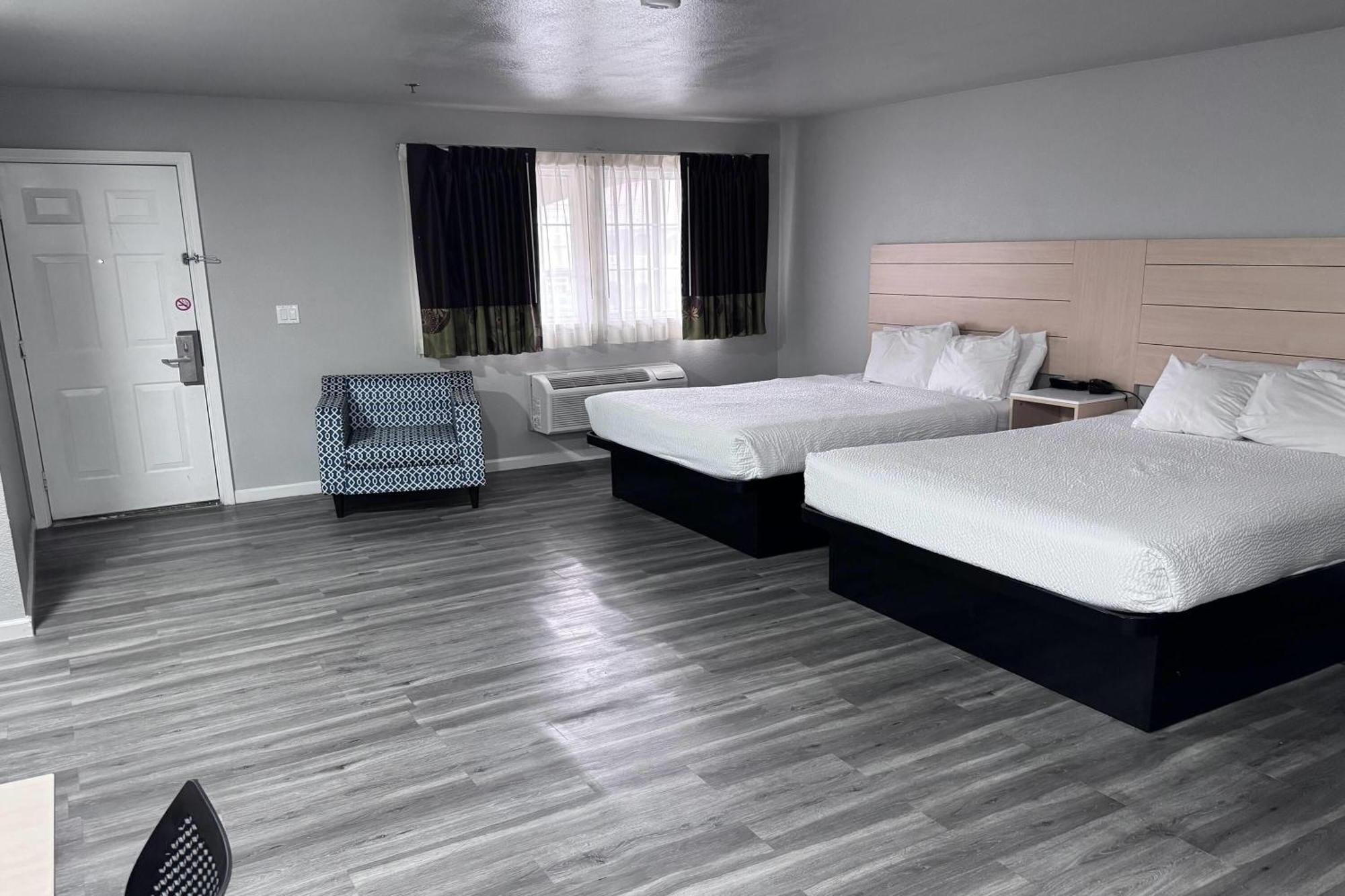 Queen Room Two Queen Beds Kitchenette Non-Smoking