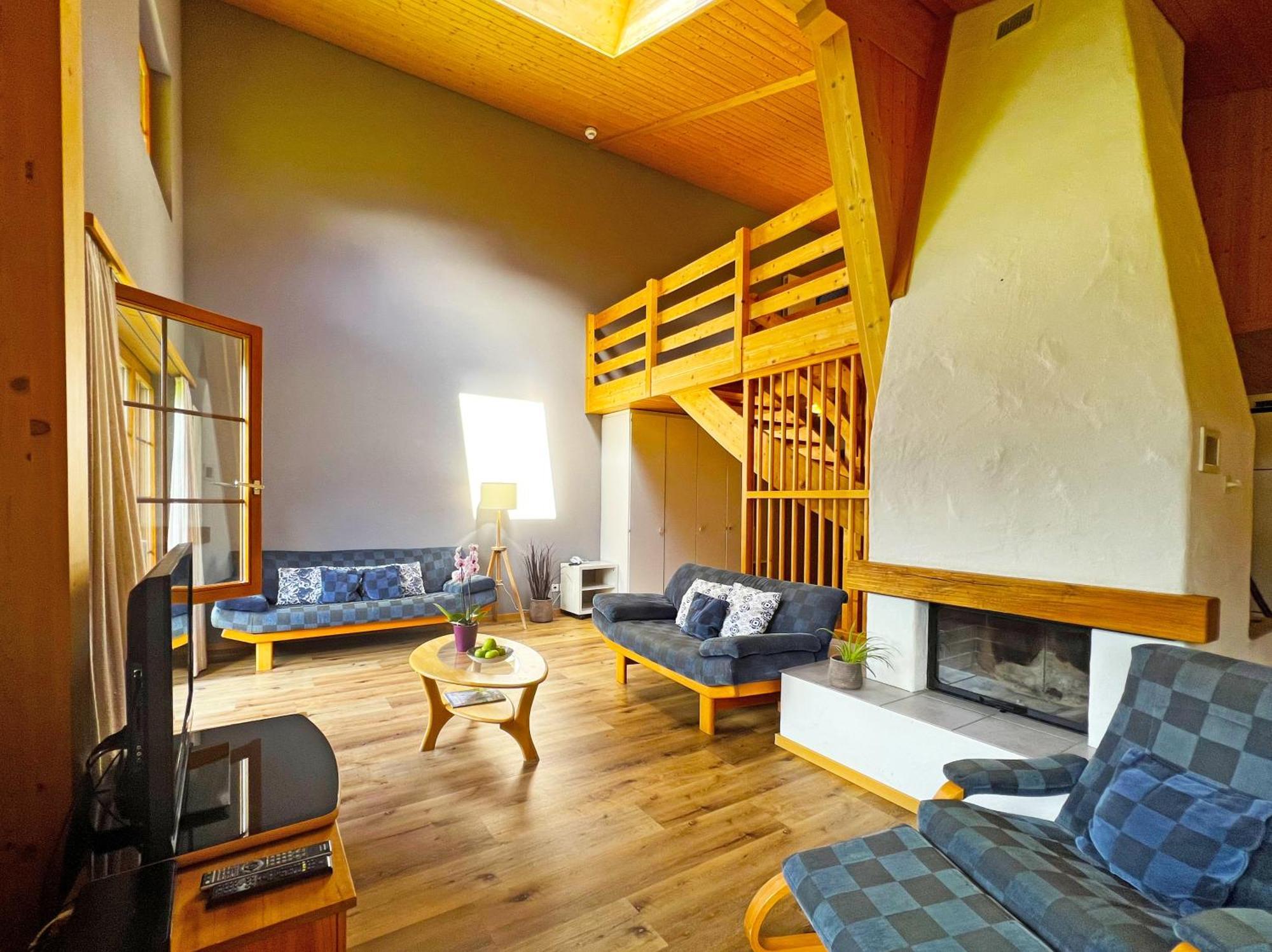 Three-Bedroom Apartment Mountain View