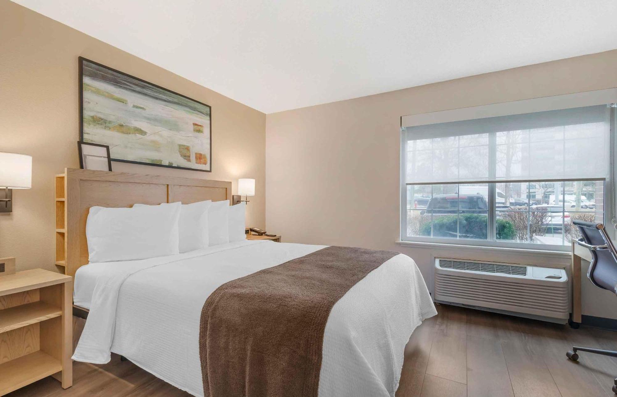 Queen studio with 1 Queen Bed - Disability Access/Non-Smoking
