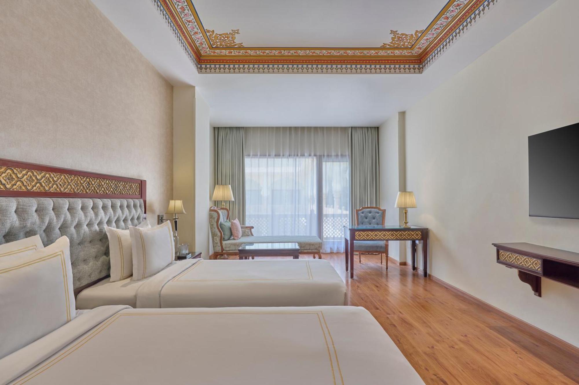 Royal Club Twin Room with Sofa Bed and Balcony
