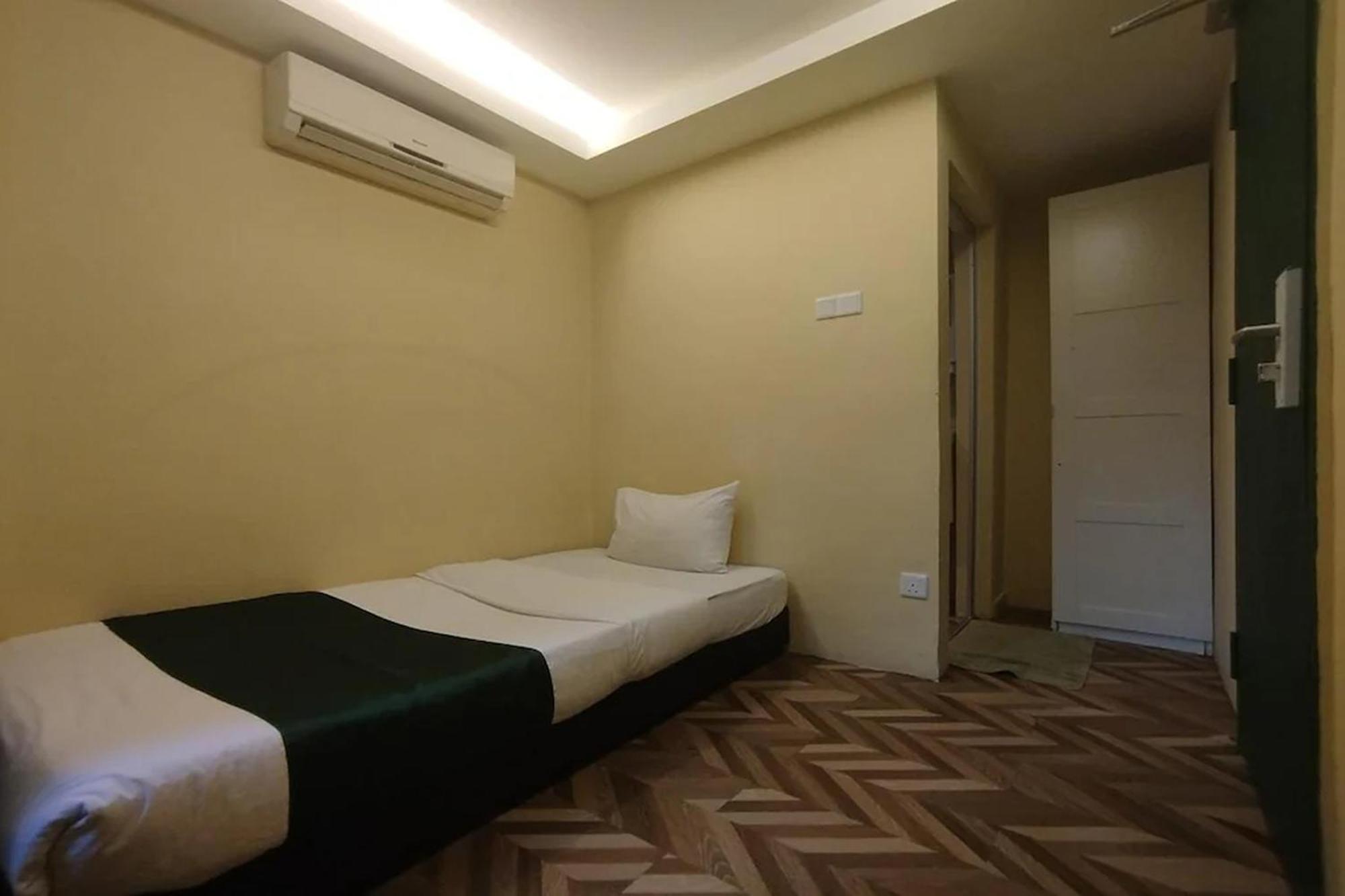 Deluxe Single Room