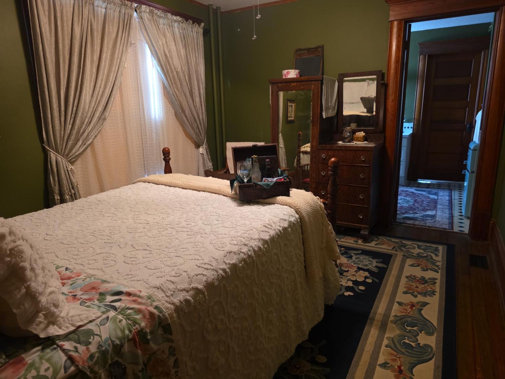 Deluxe Double Room Shower
