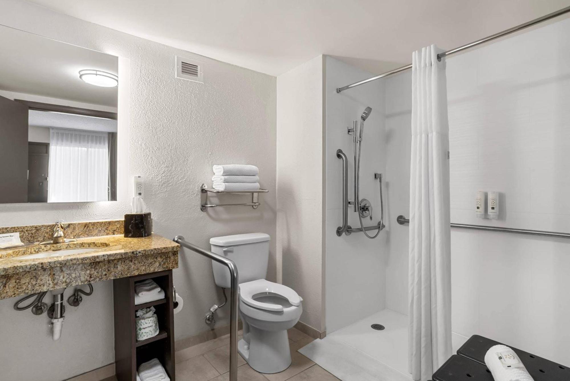 King Room - Accessible/Non-Smoking