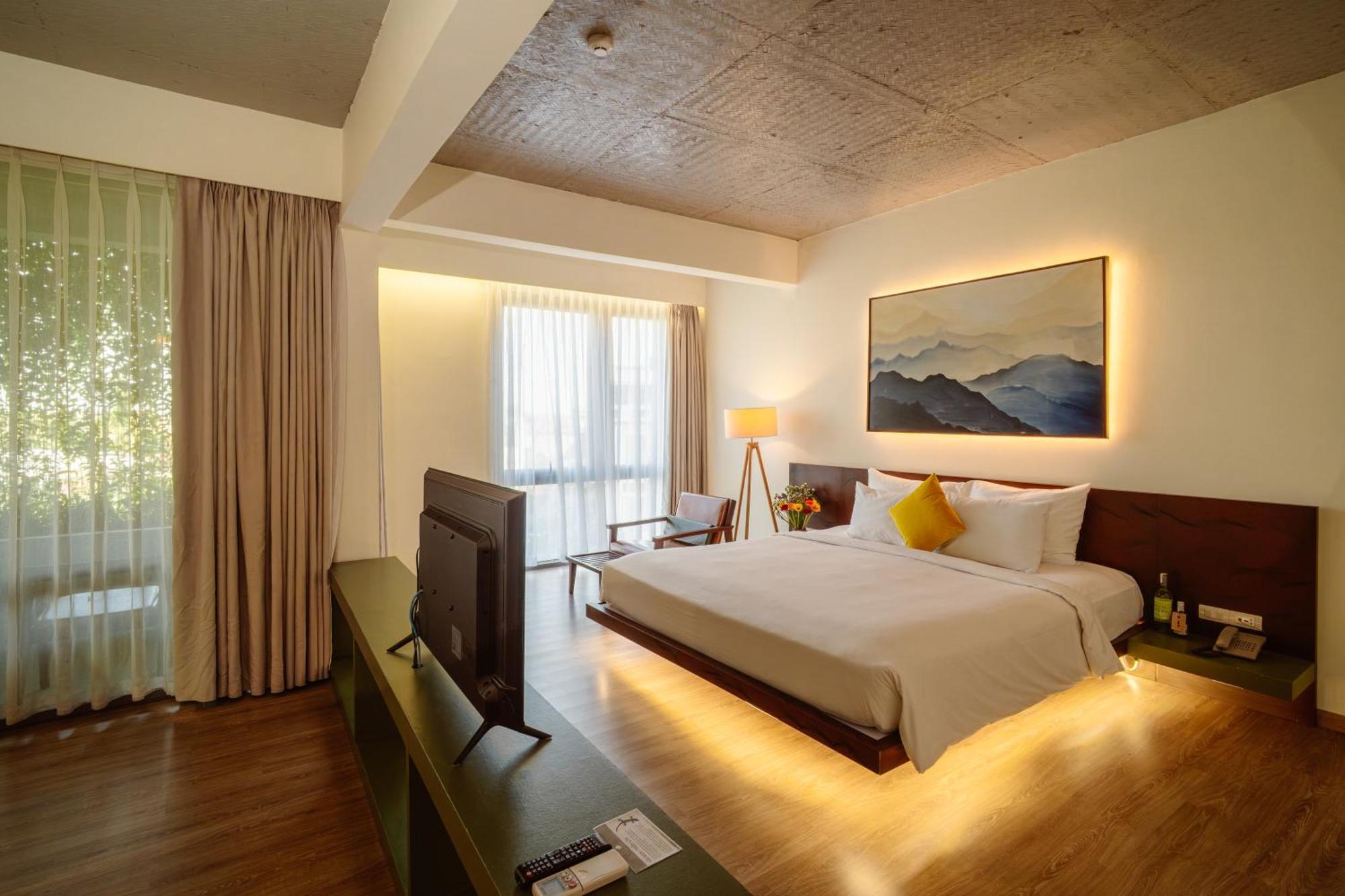 Suite Pool or Garden Double Room