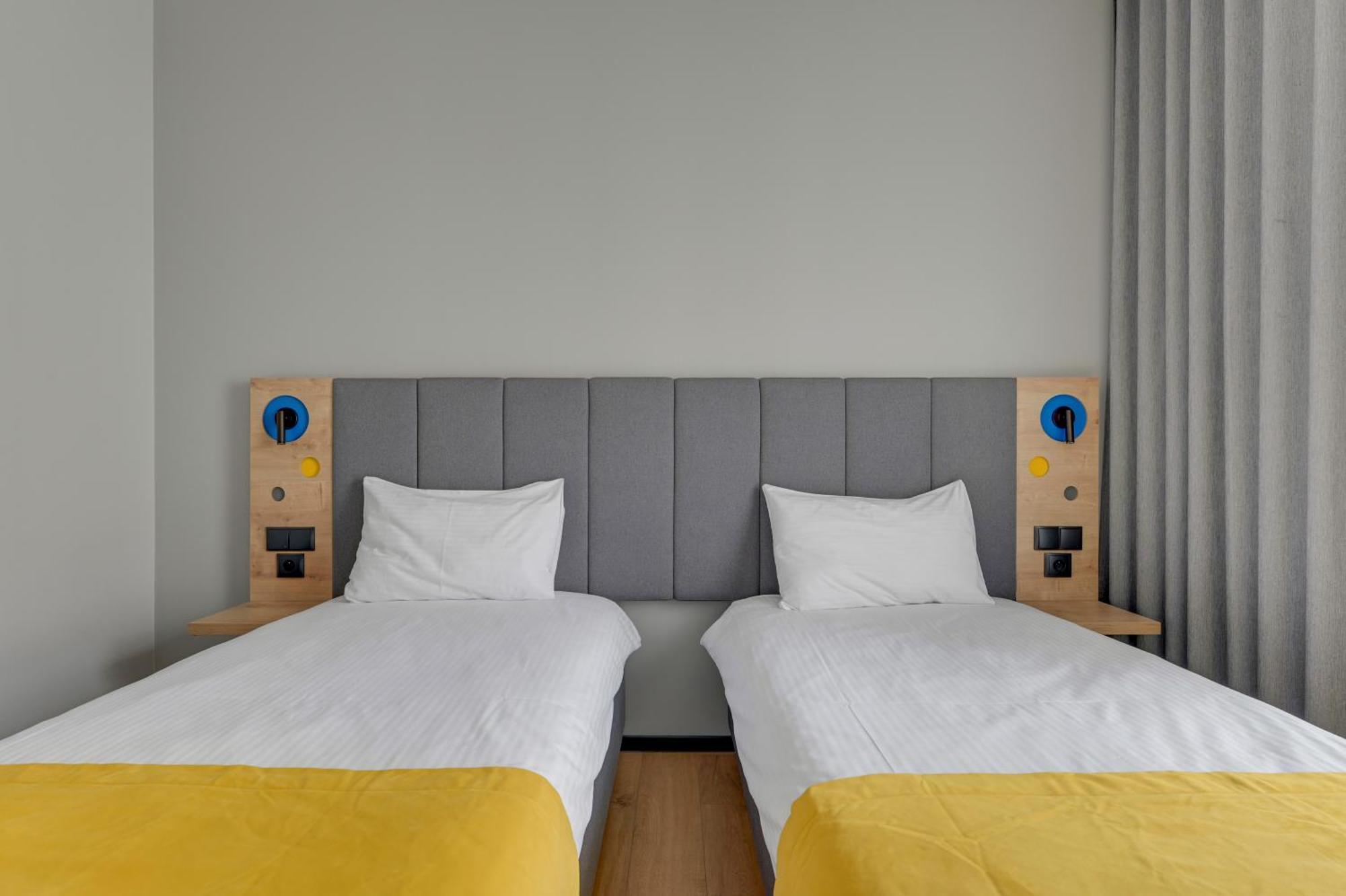 Deluxe Family Studio