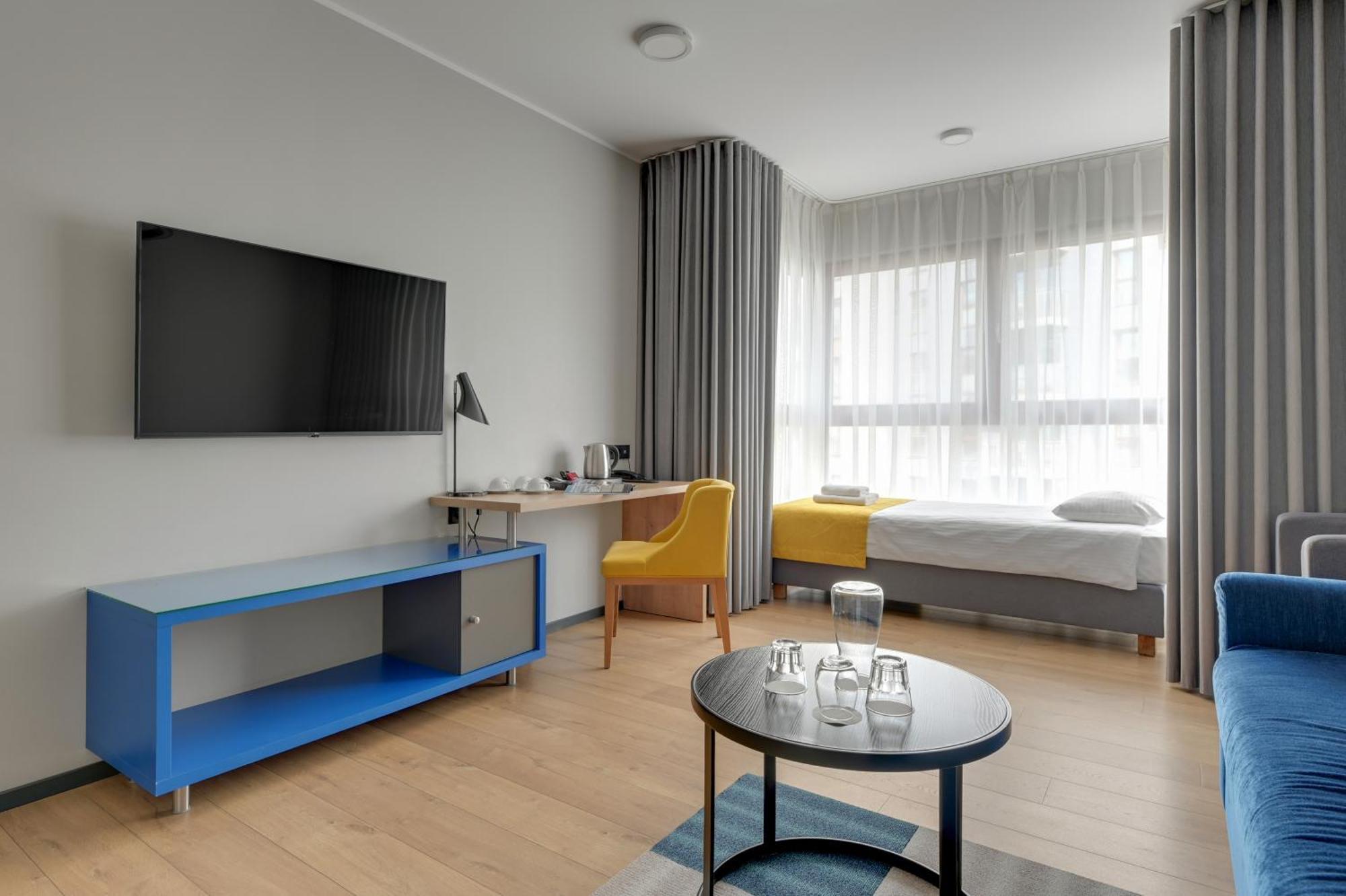 Deluxe Family Studio