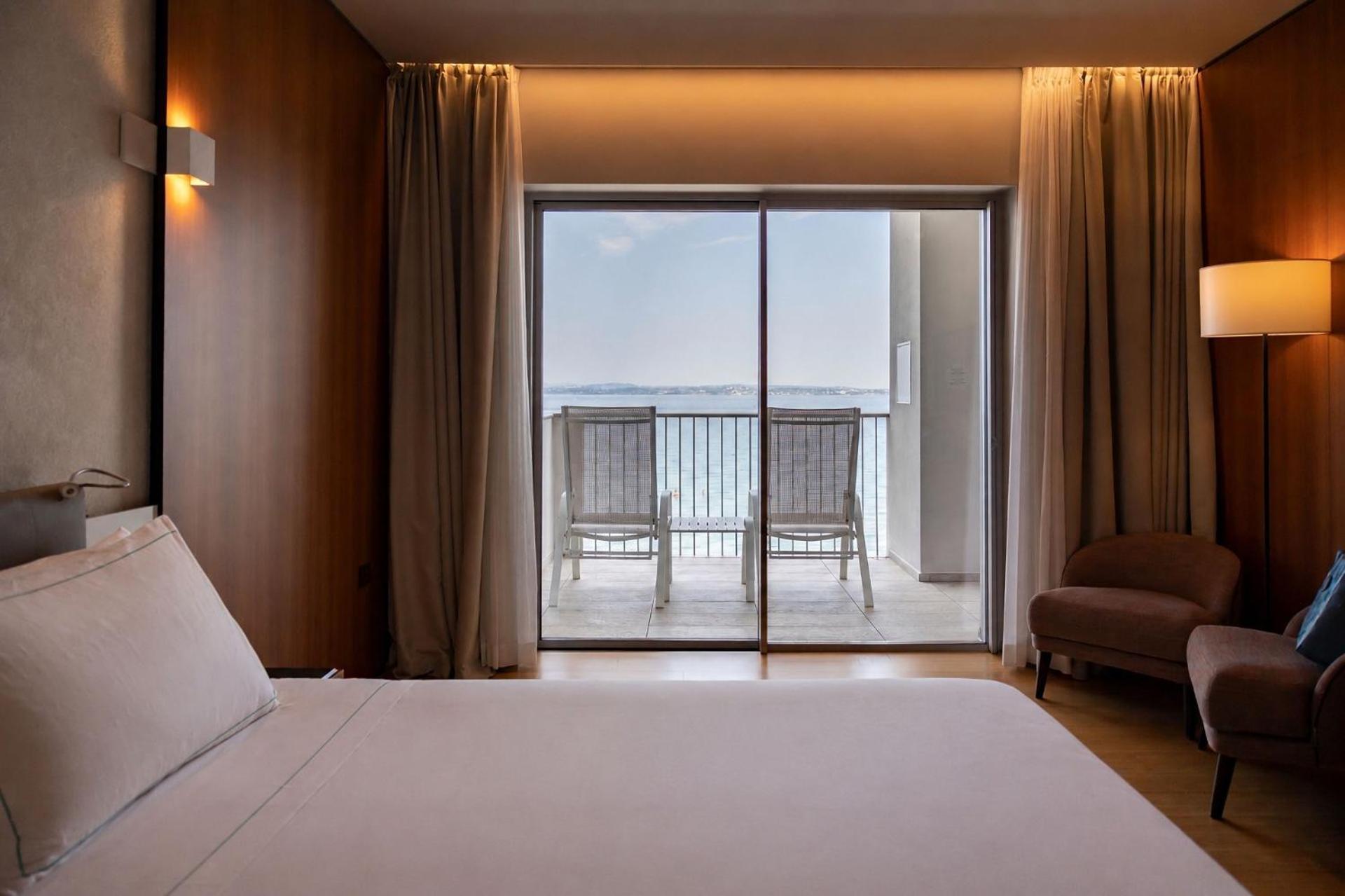 Junior Suite with Lake View and Spa Access
