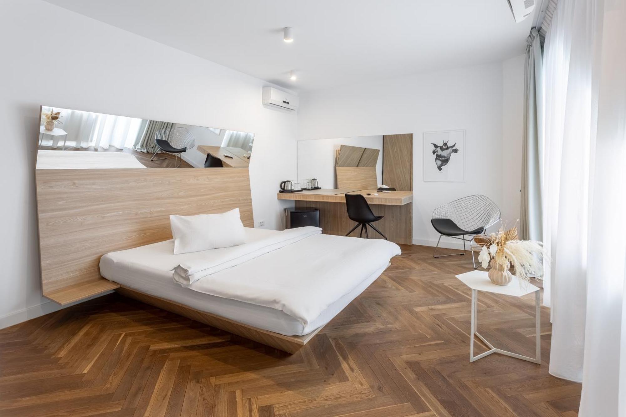 Business Deluxe Double Room