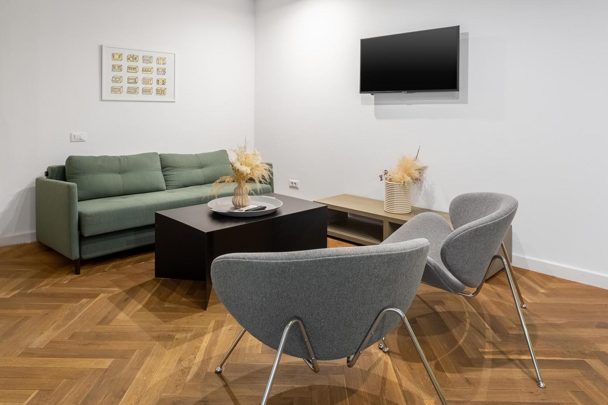 Deluxe One Bedroom Apartment with Terrace