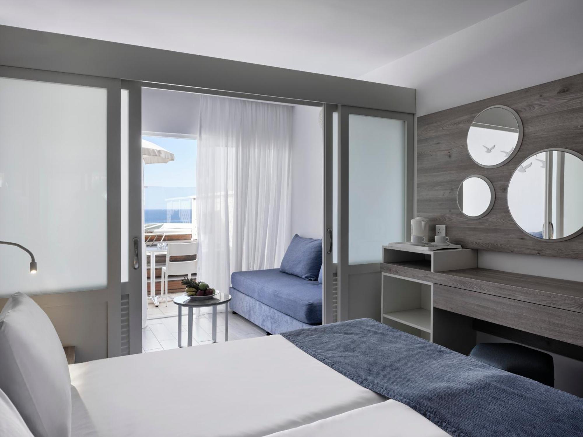 Superior Family Room Sea View