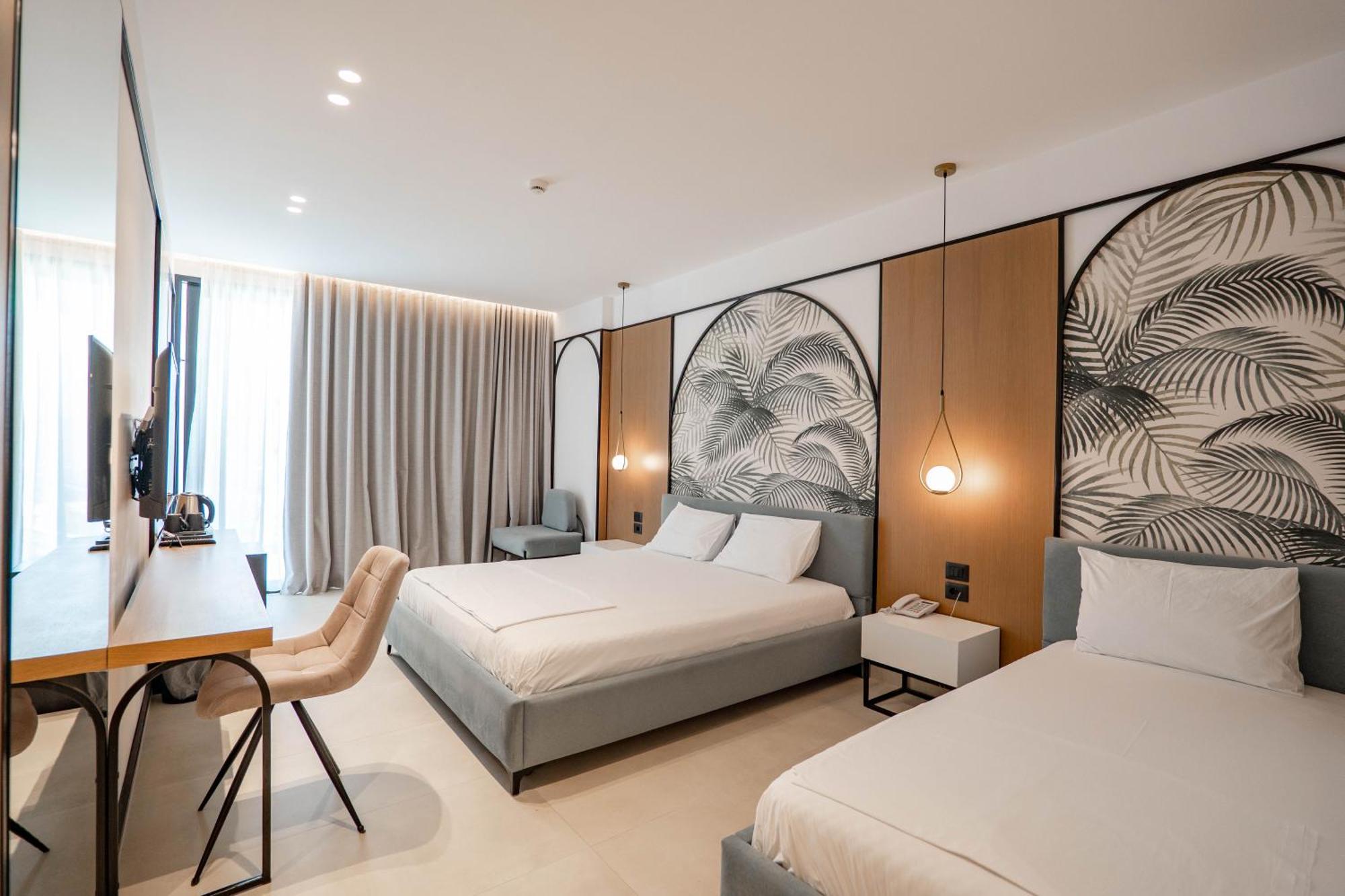 Deluxe Triple Room Balcony