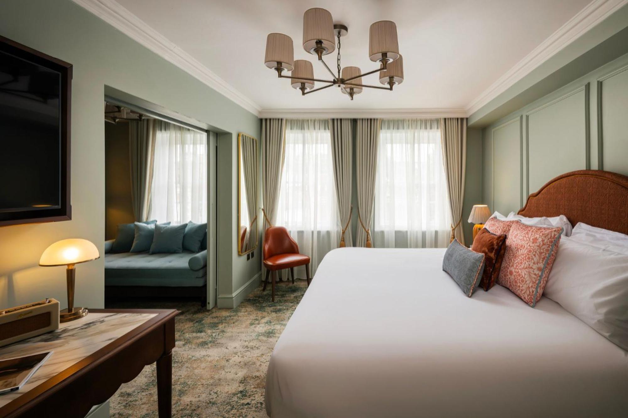 Windsor Junior Suite
